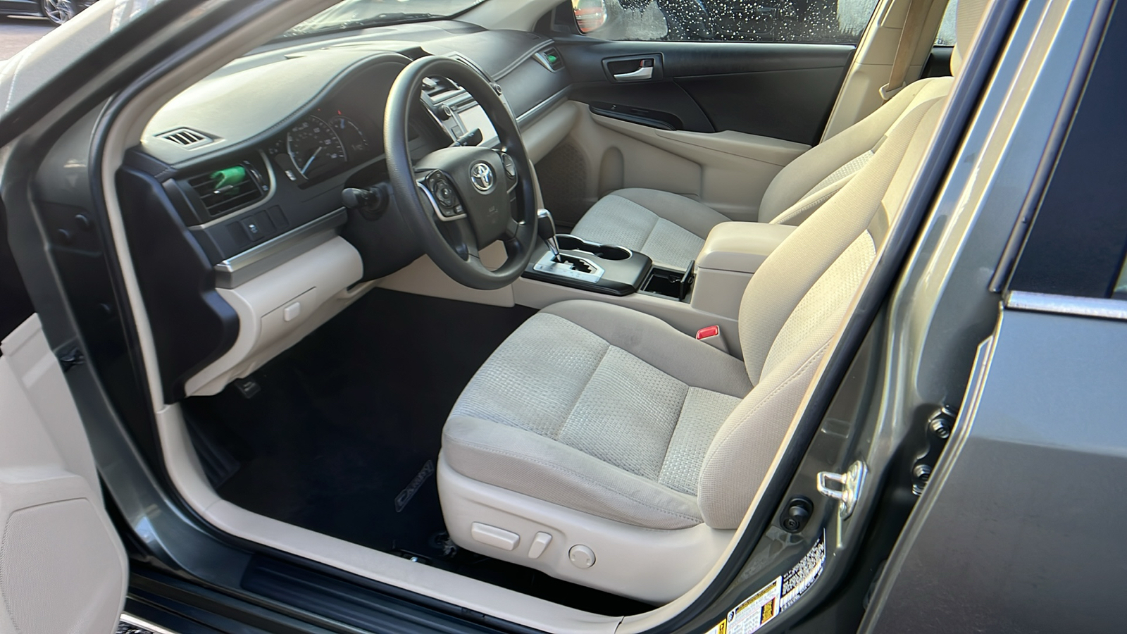 2014 Toyota Camry L 12