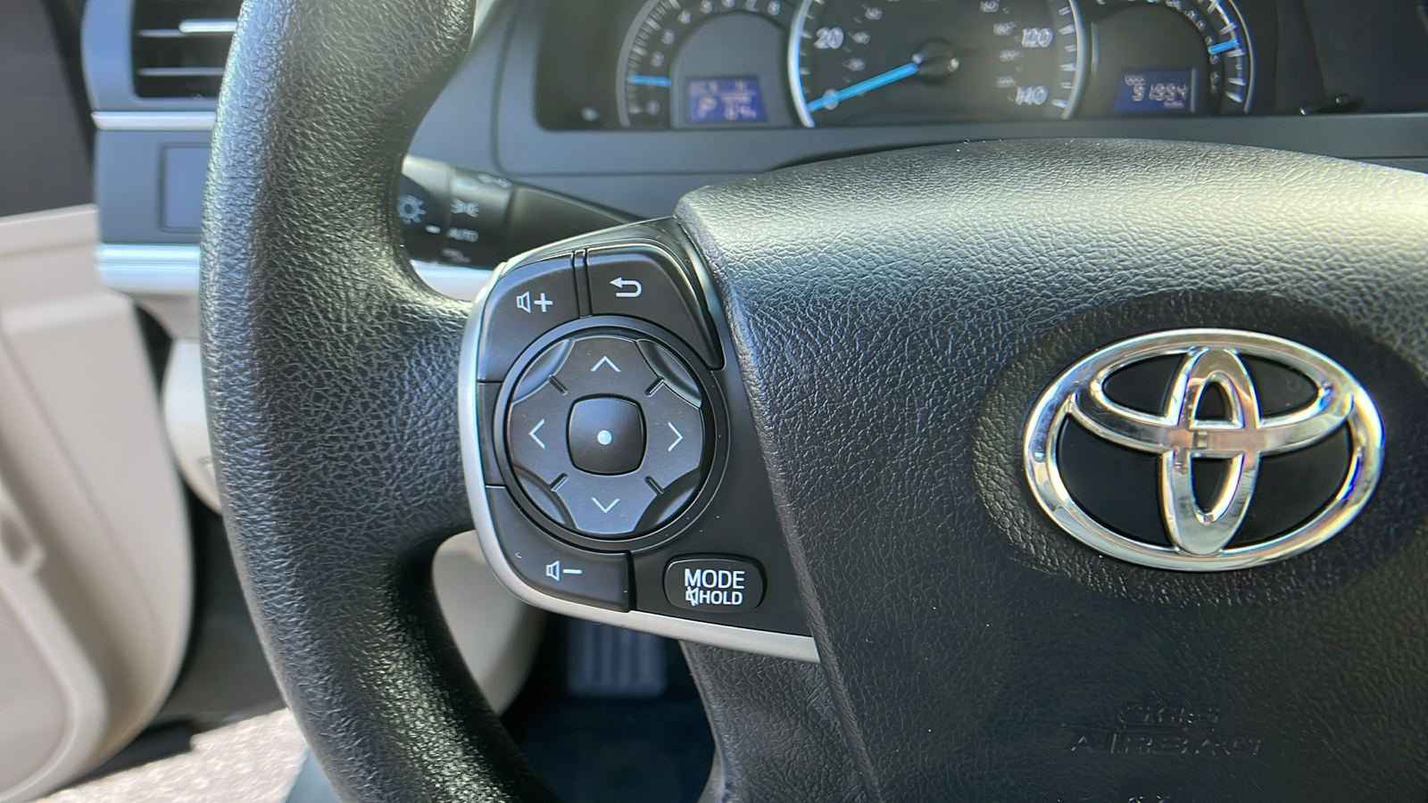 2014 Toyota Camry L 21