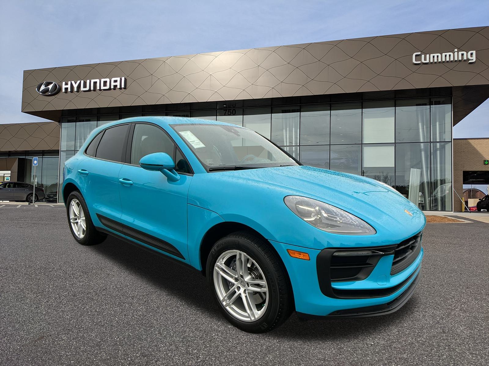 2022 Porsche Macan Base 1