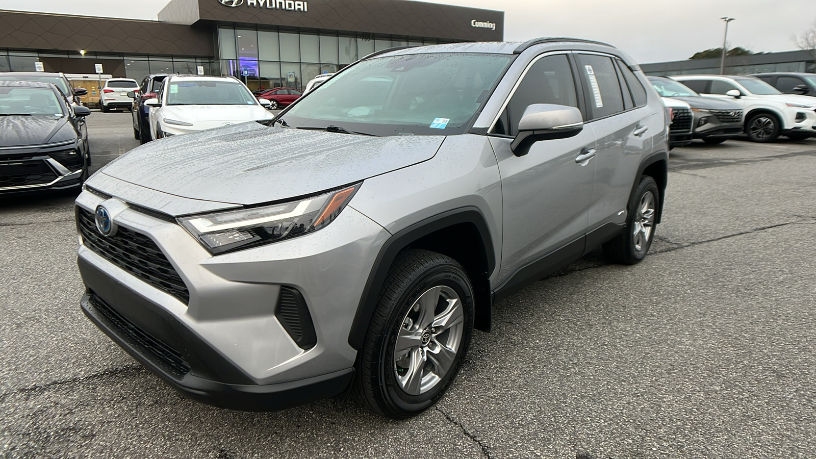 2024 Toyota RAV4 Hybrid XLE 3