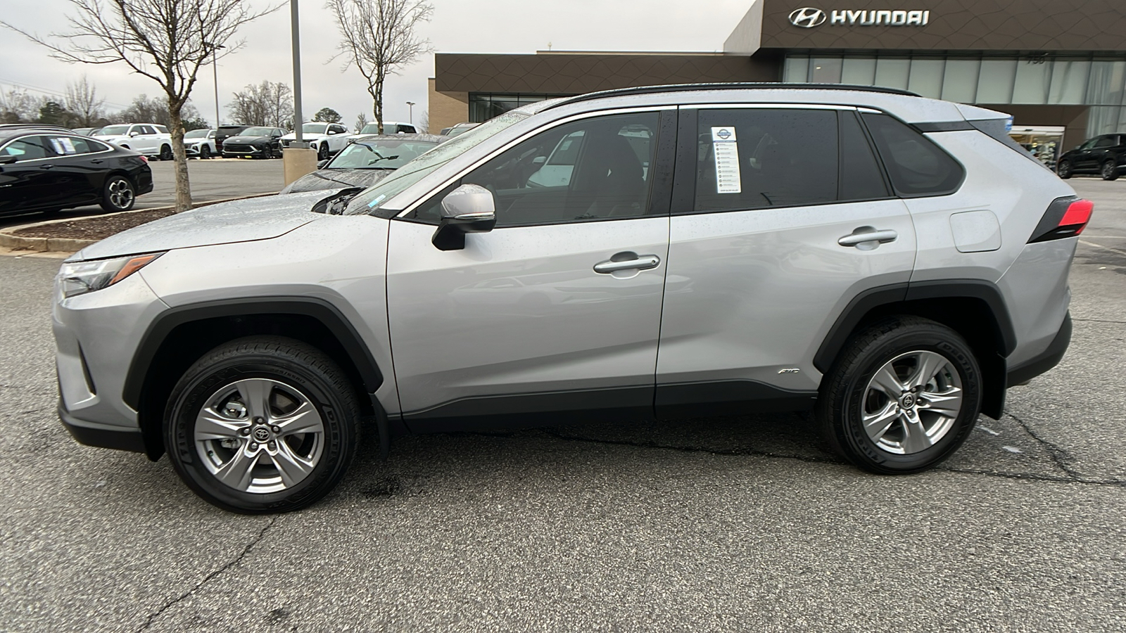 2024 Toyota RAV4 Hybrid XLE 4