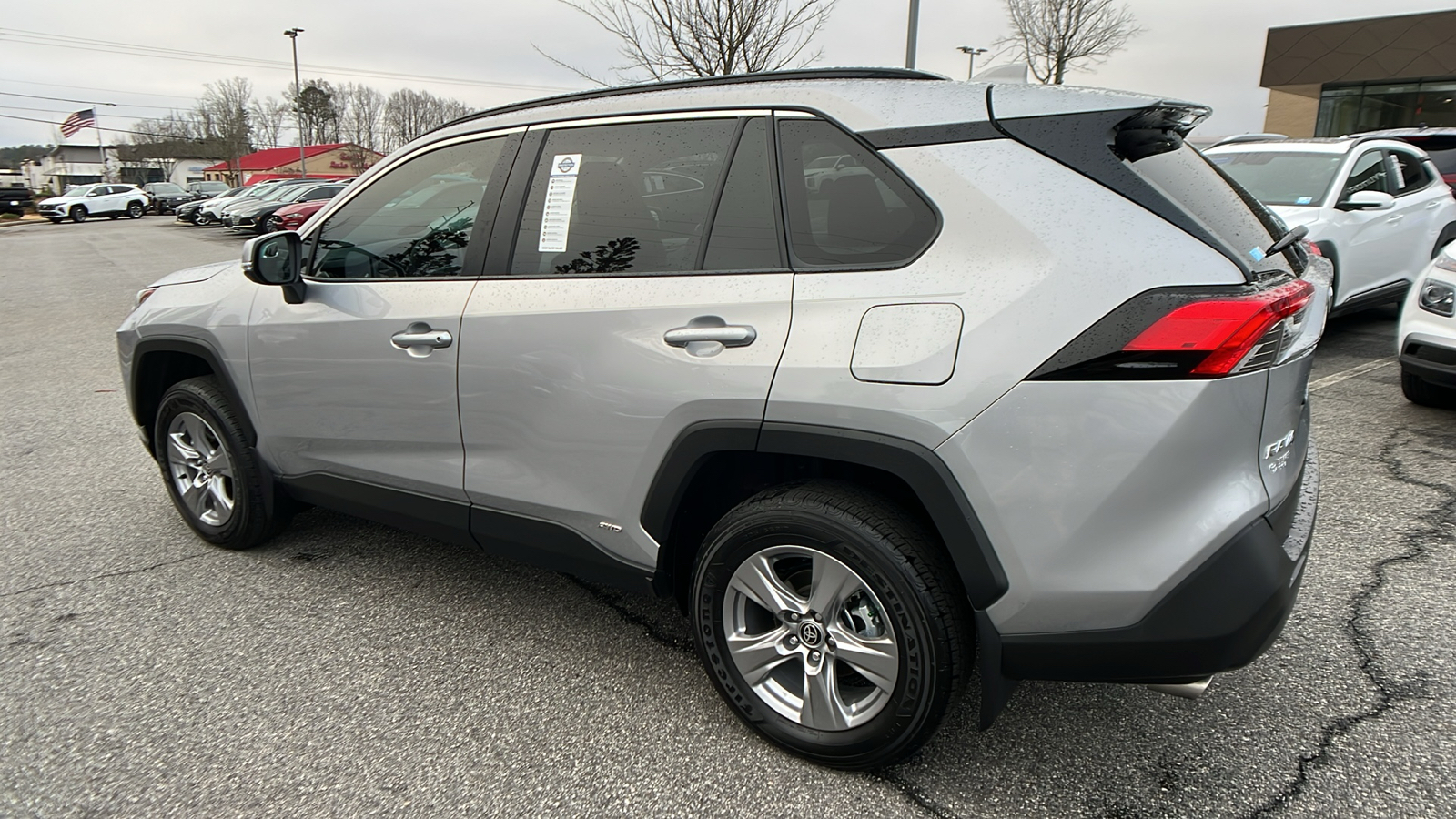 2024 Toyota RAV4 Hybrid XLE 5