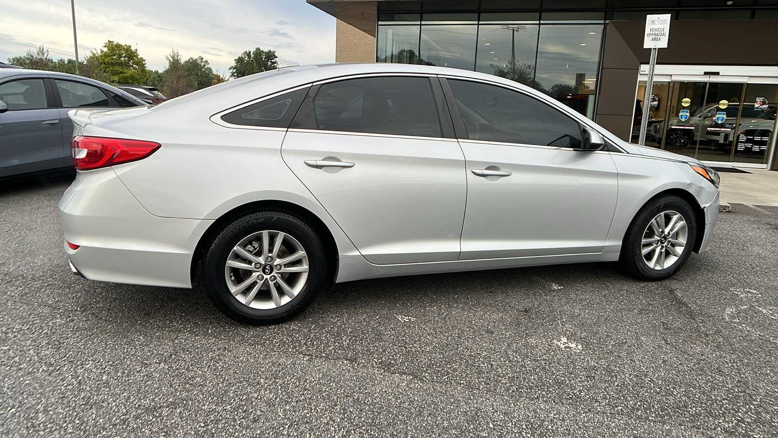 2016 Hyundai Sonata SE 8