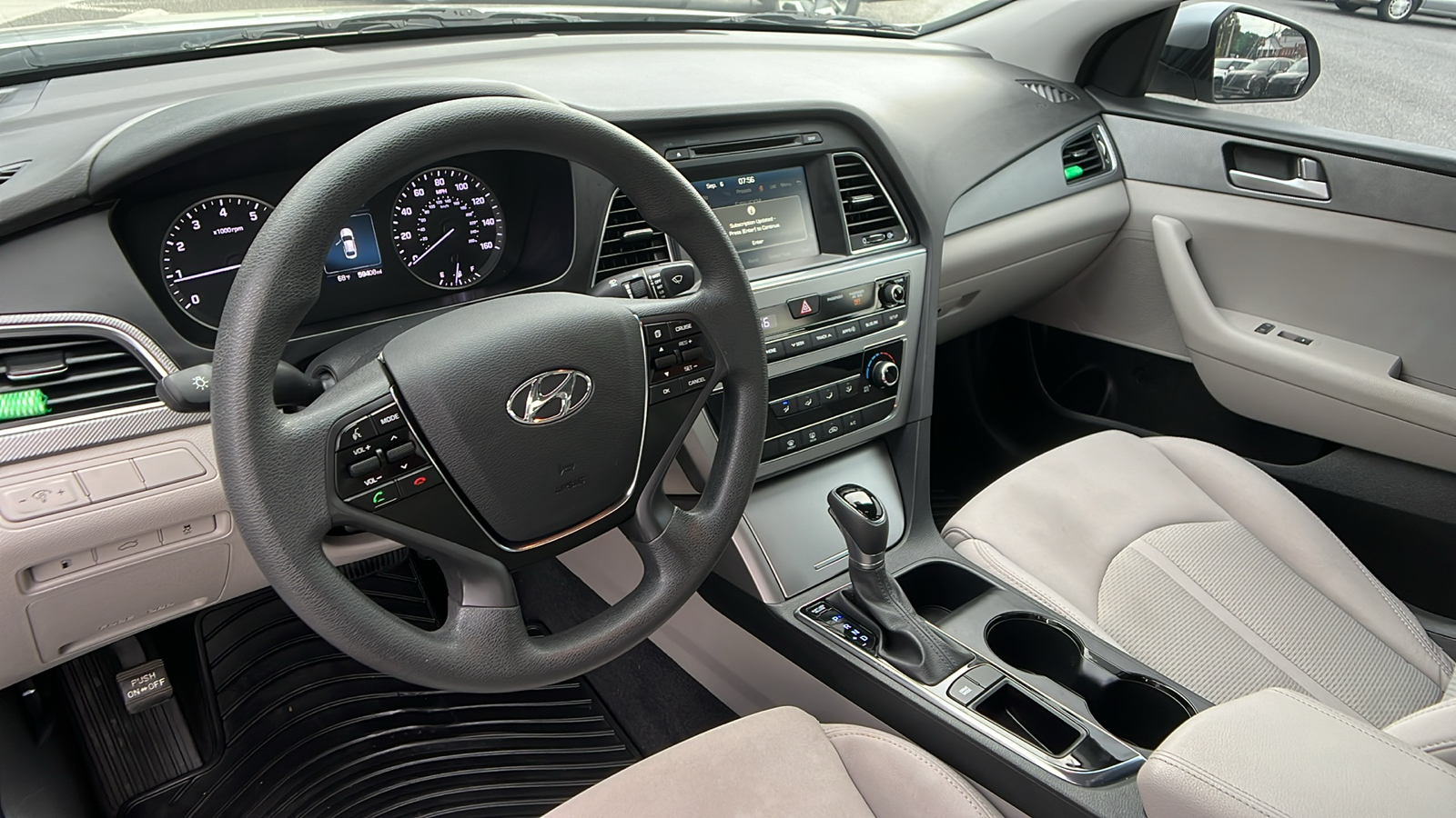 2016 Hyundai Sonata SE 19