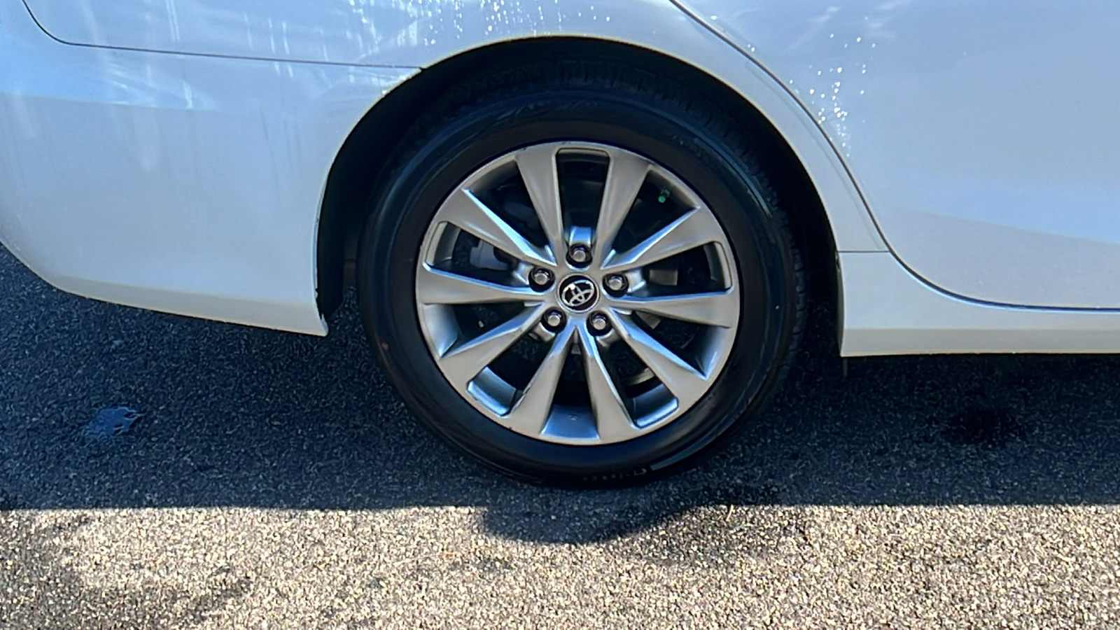 2015 Toyota Camry LE 9