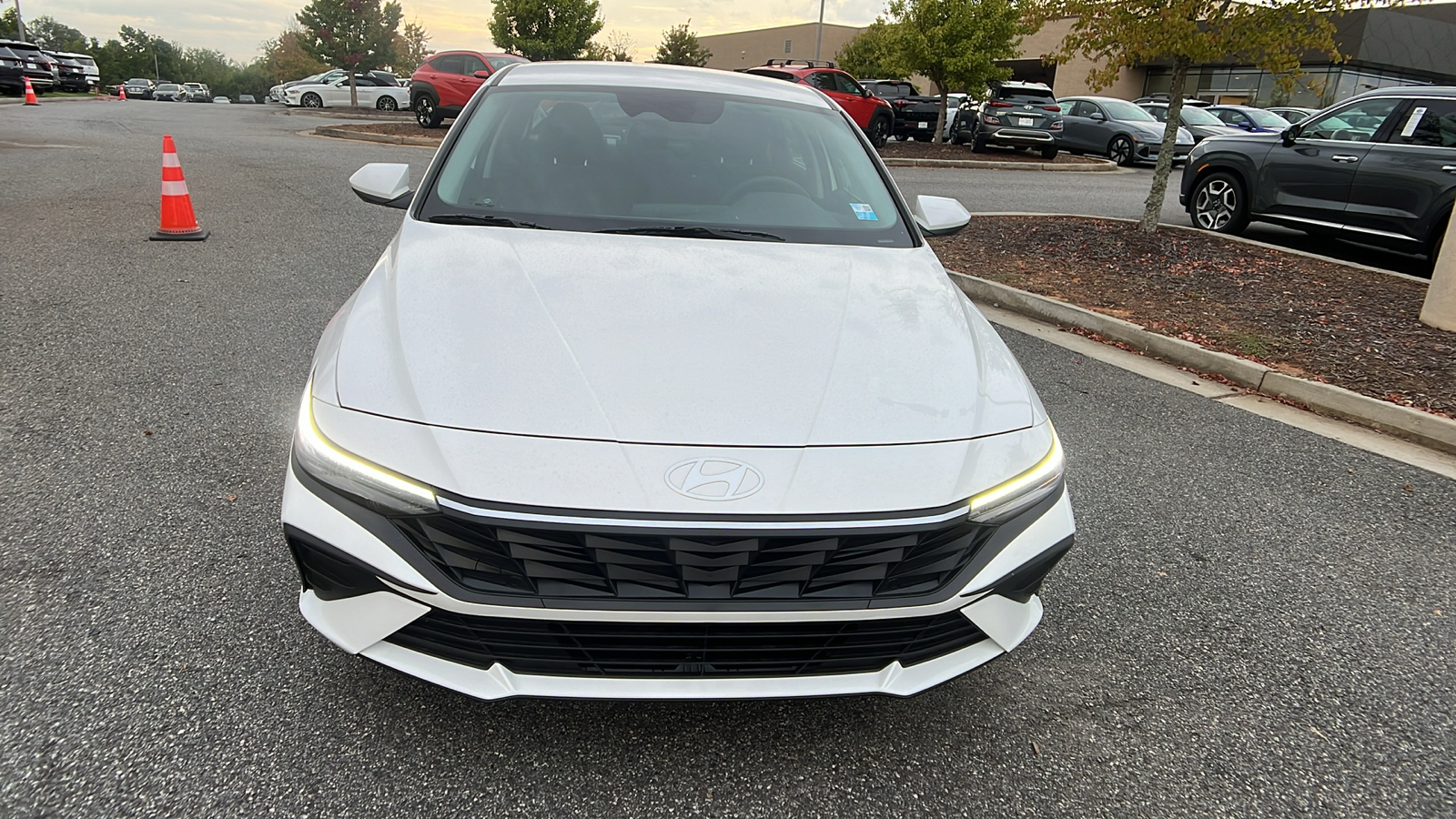 2024 Hyundai Elantra SEL 2