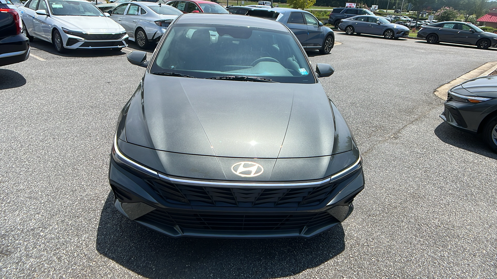 2024 Hyundai Elantra SE 2