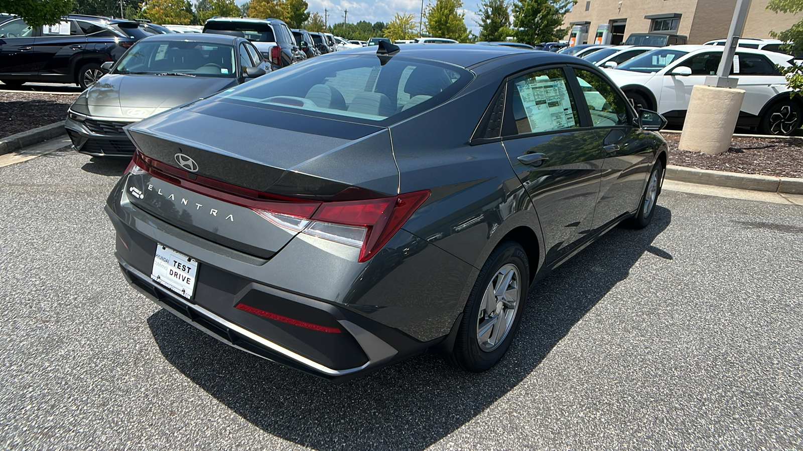 2024 Hyundai Elantra SE 7