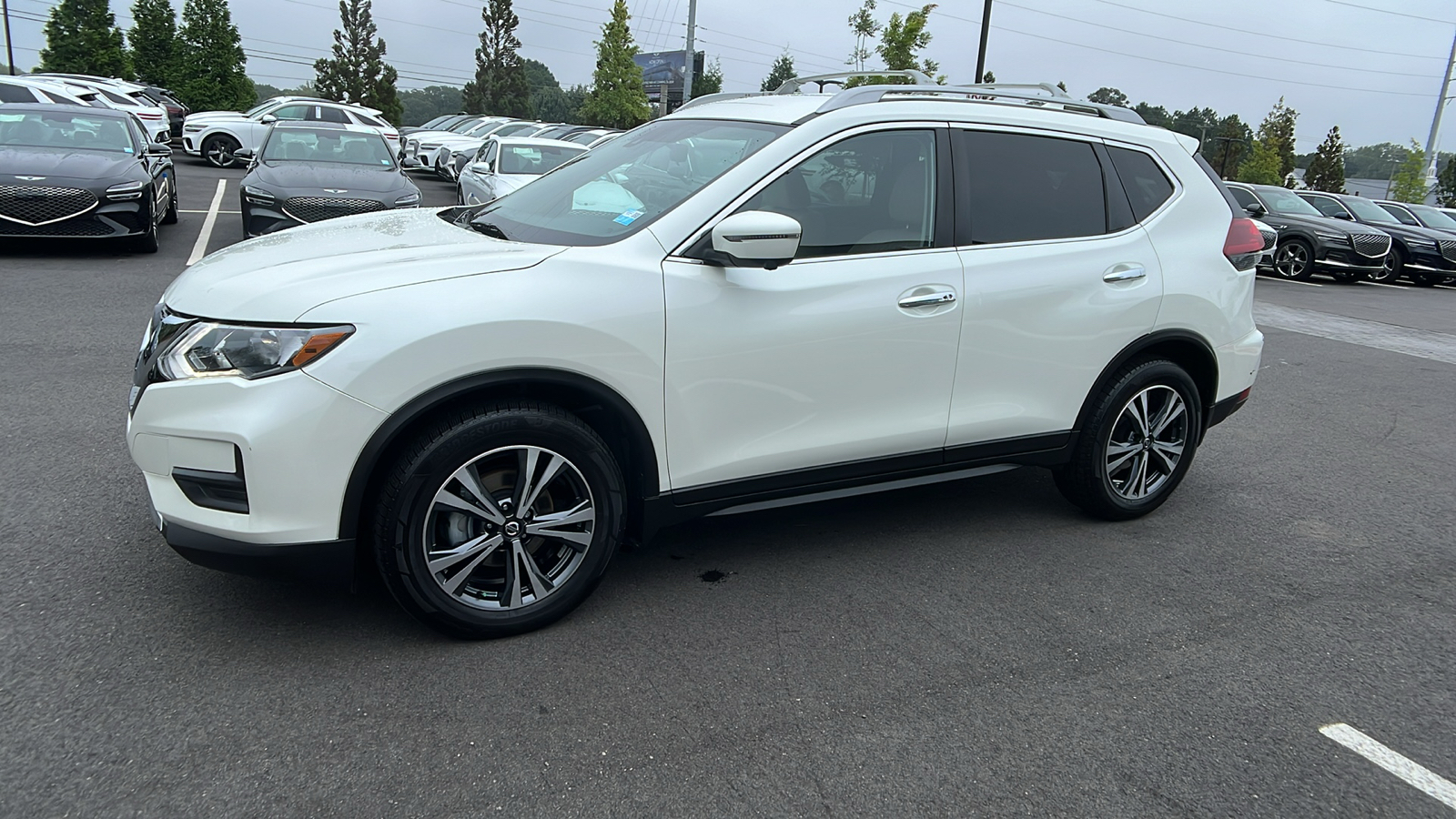 2019 Nissan Rogue SV 3