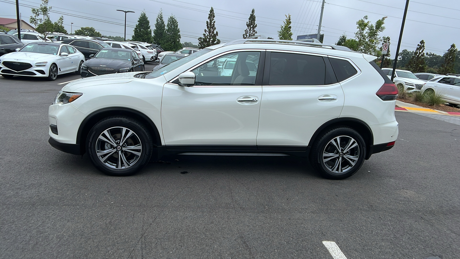 2019 Nissan Rogue SV 4