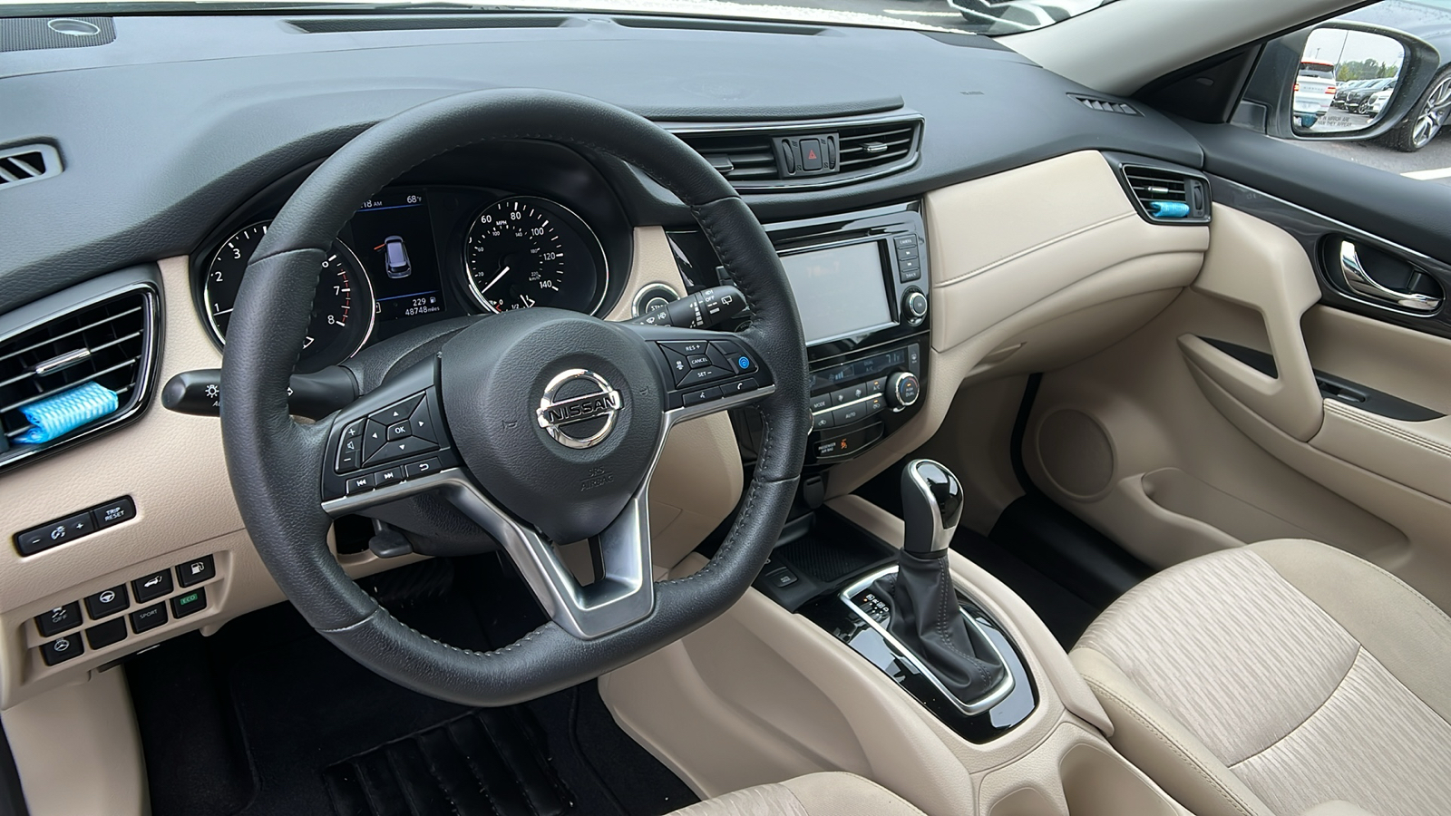 2019 Nissan Rogue SV 19