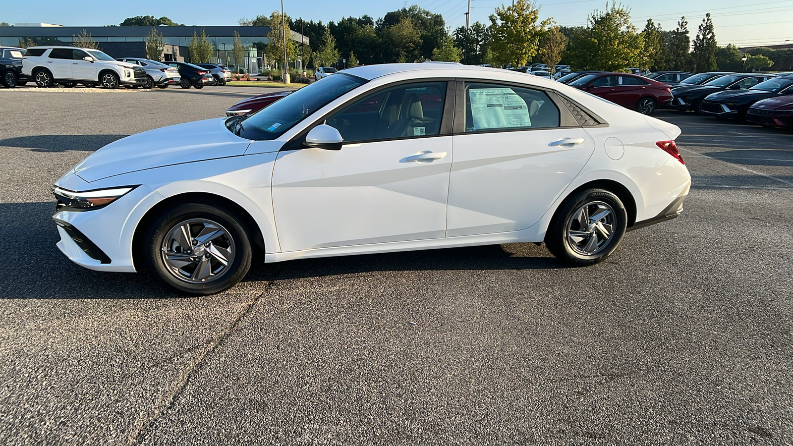 2024 Hyundai Elantra SE 4