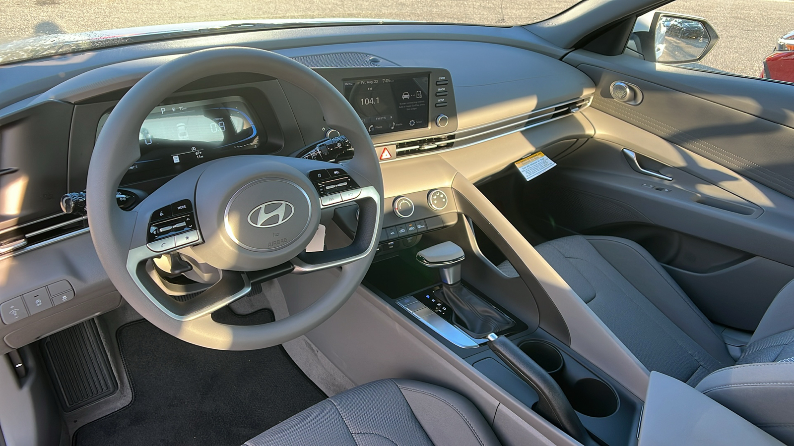 2024 Hyundai Elantra SE 15