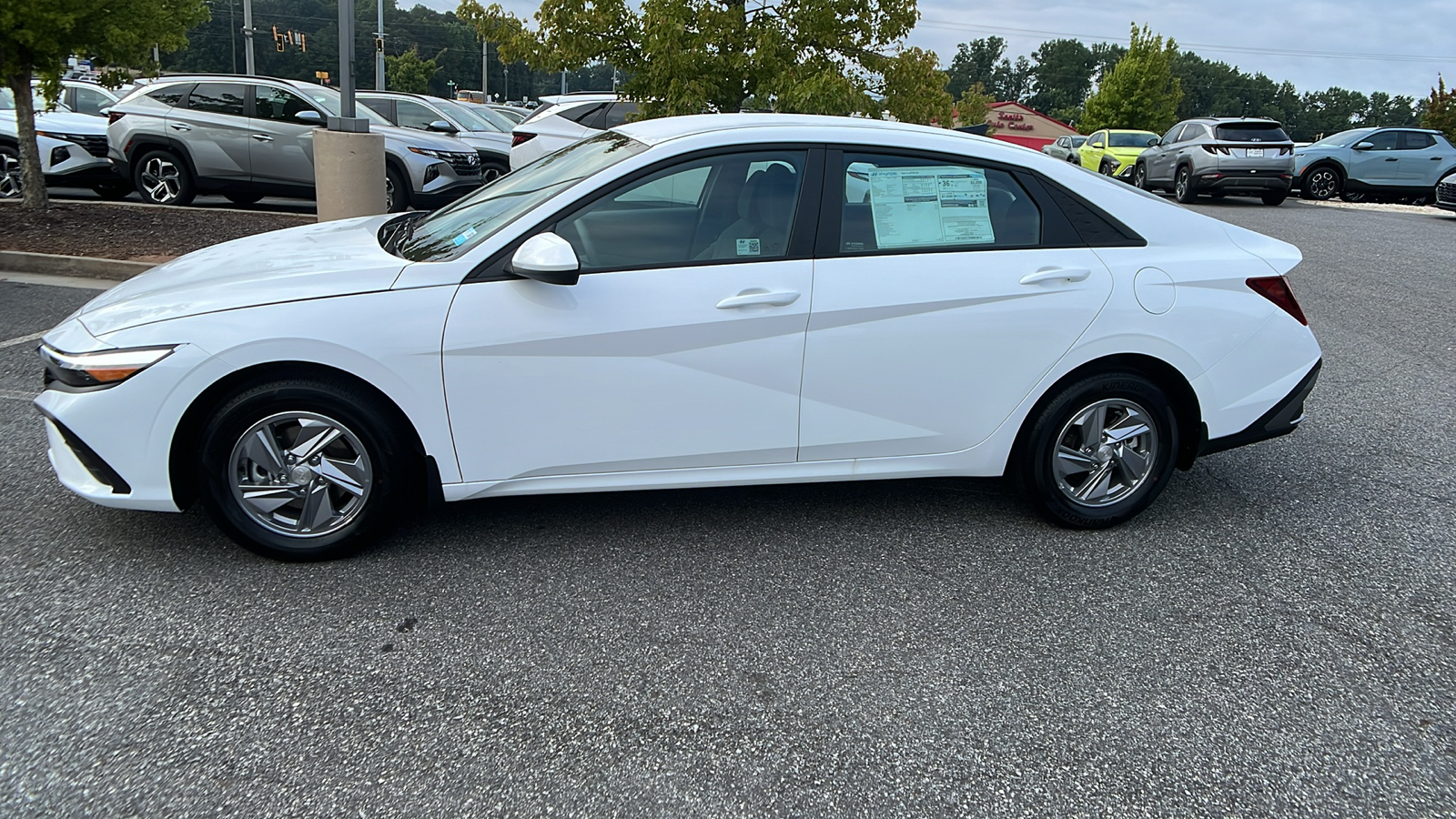 2024 Hyundai Elantra SE 4