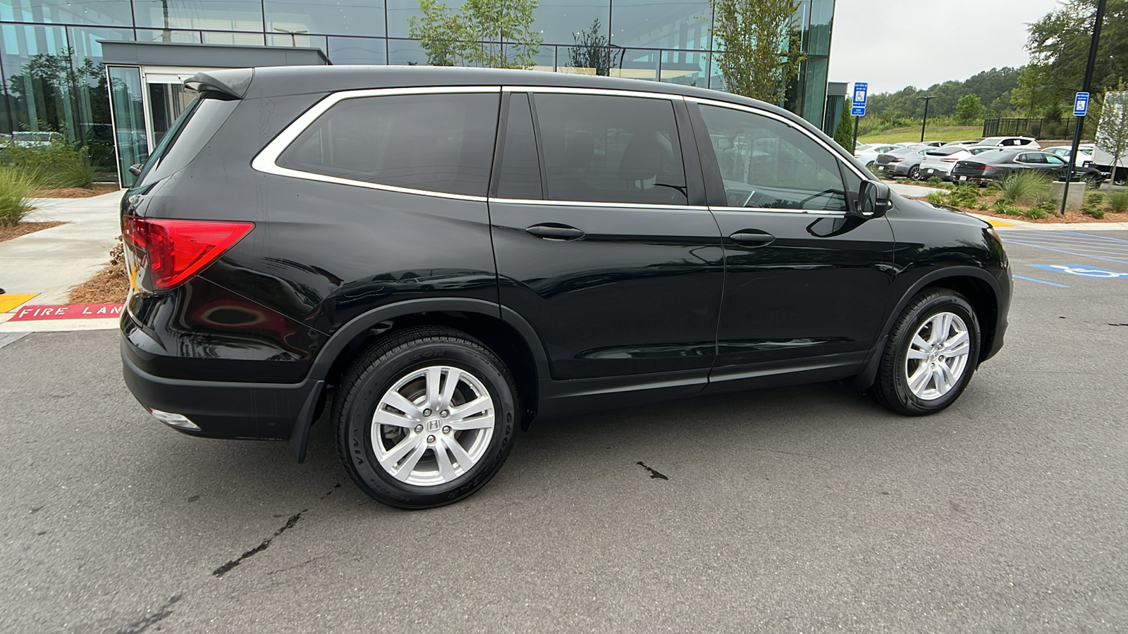 2017 Honda Pilot LX 8