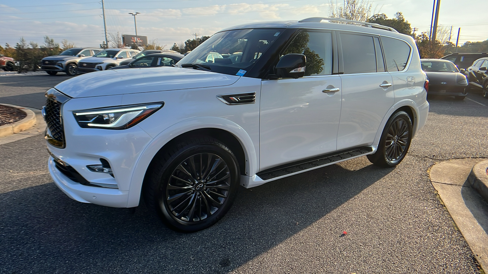 2022 INFINITI QX80 Premium Select 3