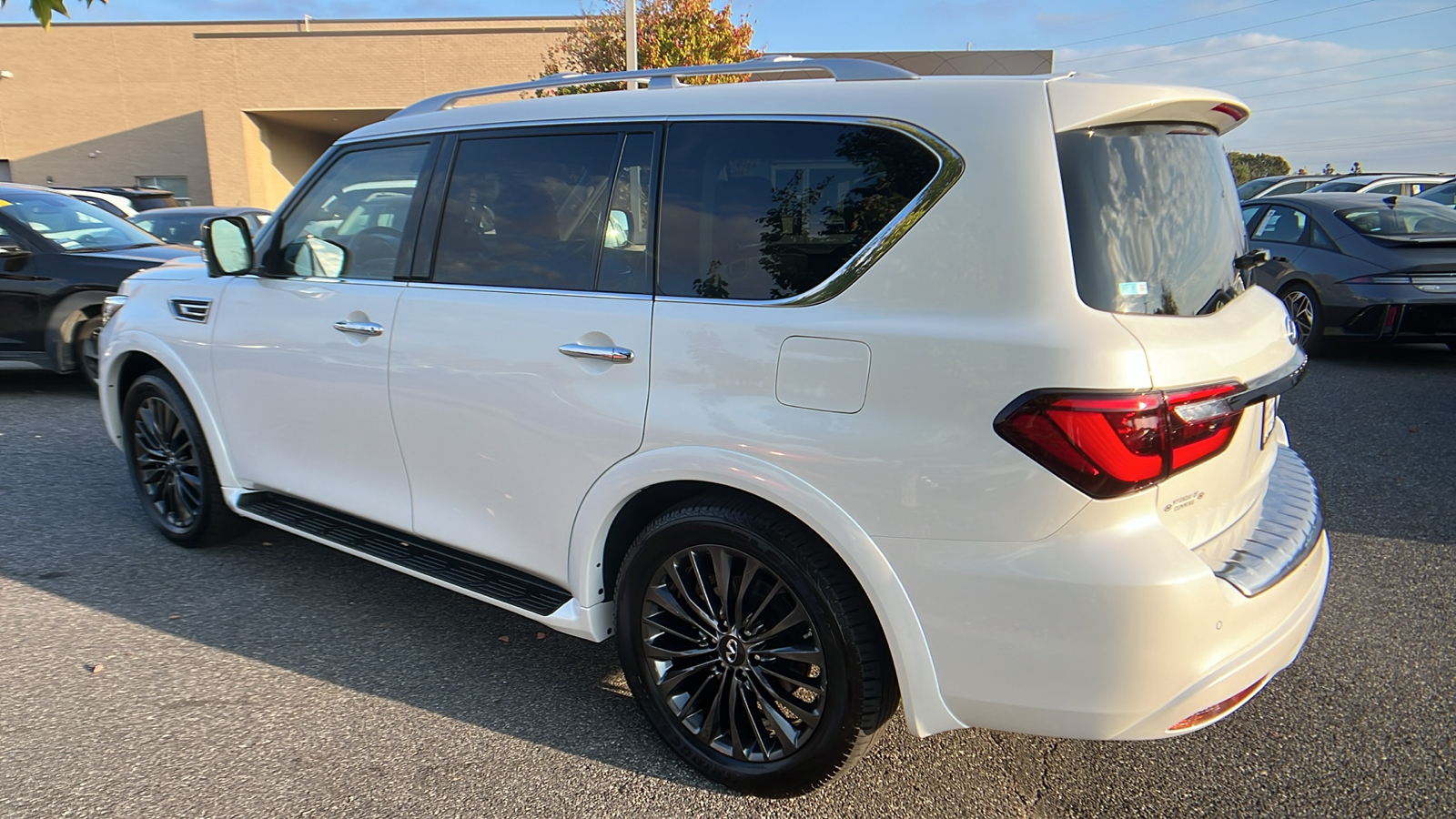 2022 INFINITI QX80 Premium Select 5