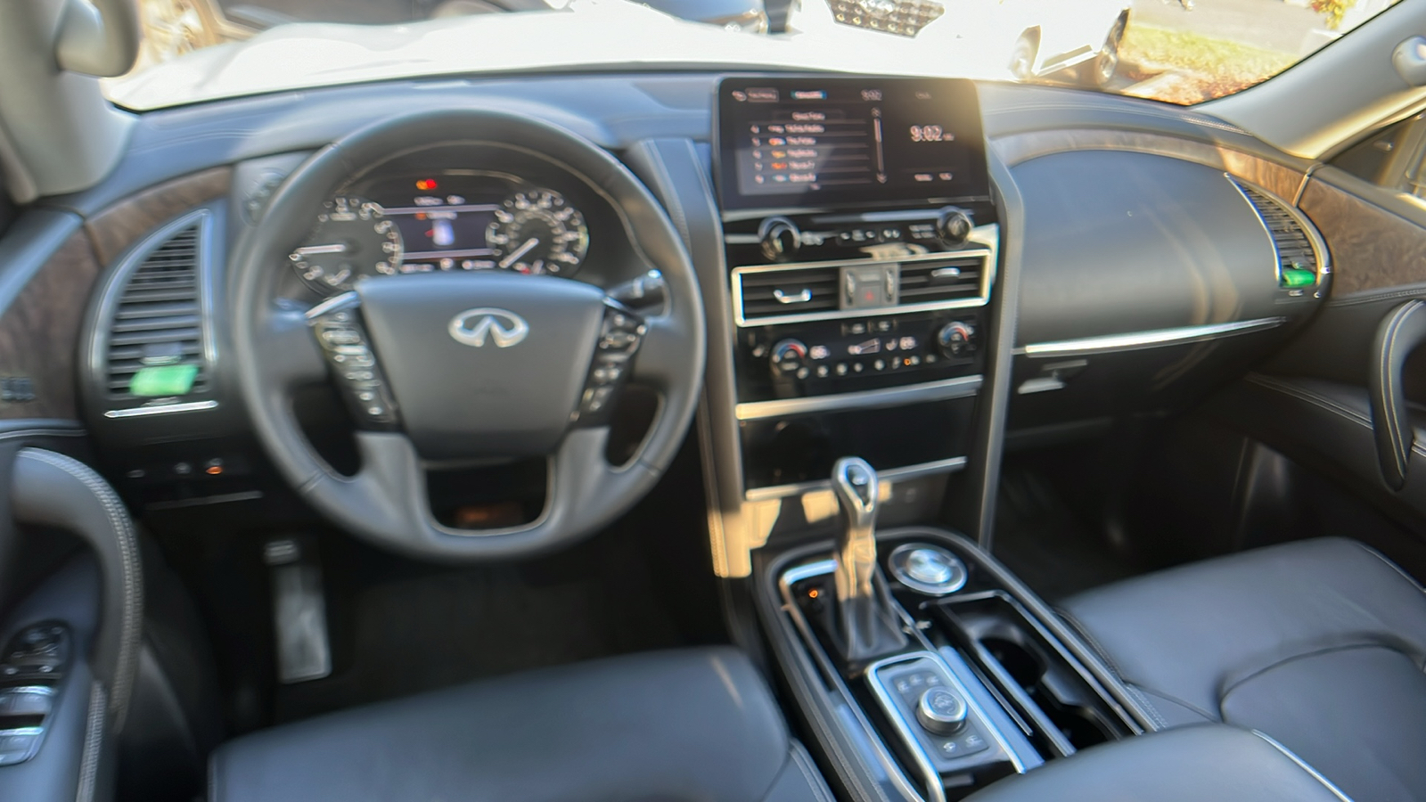 2022 INFINITI QX80 Premium Select 24