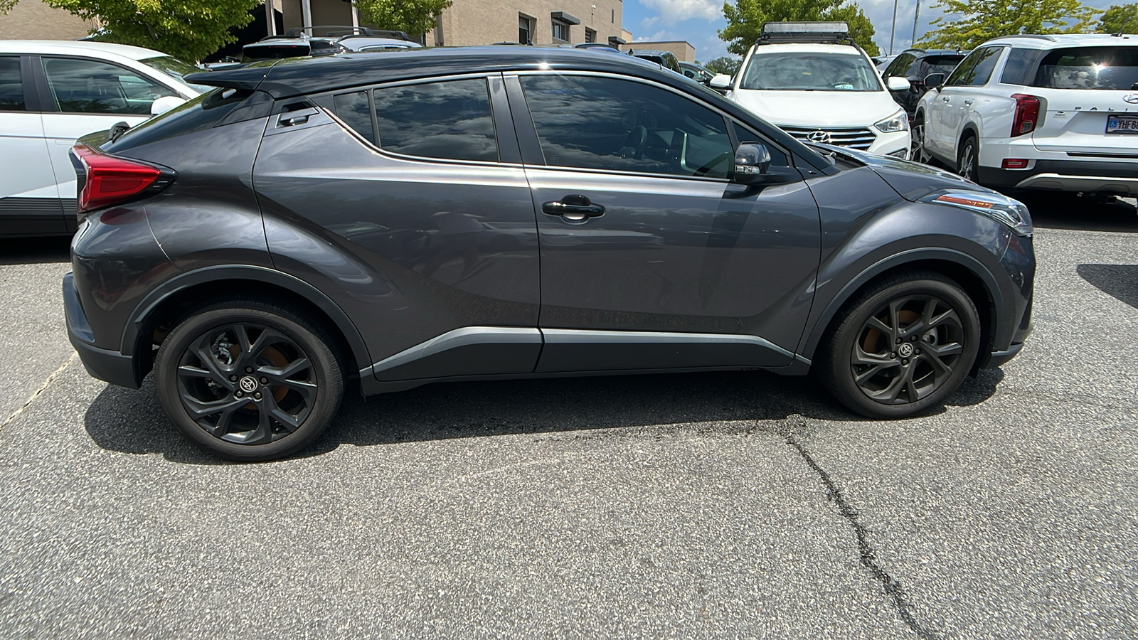 2022 Toyota C-HR Nightshade 8