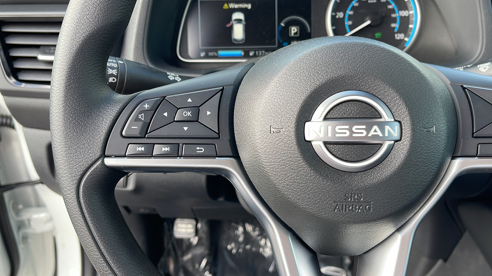2023 Nissan Leaf S 17