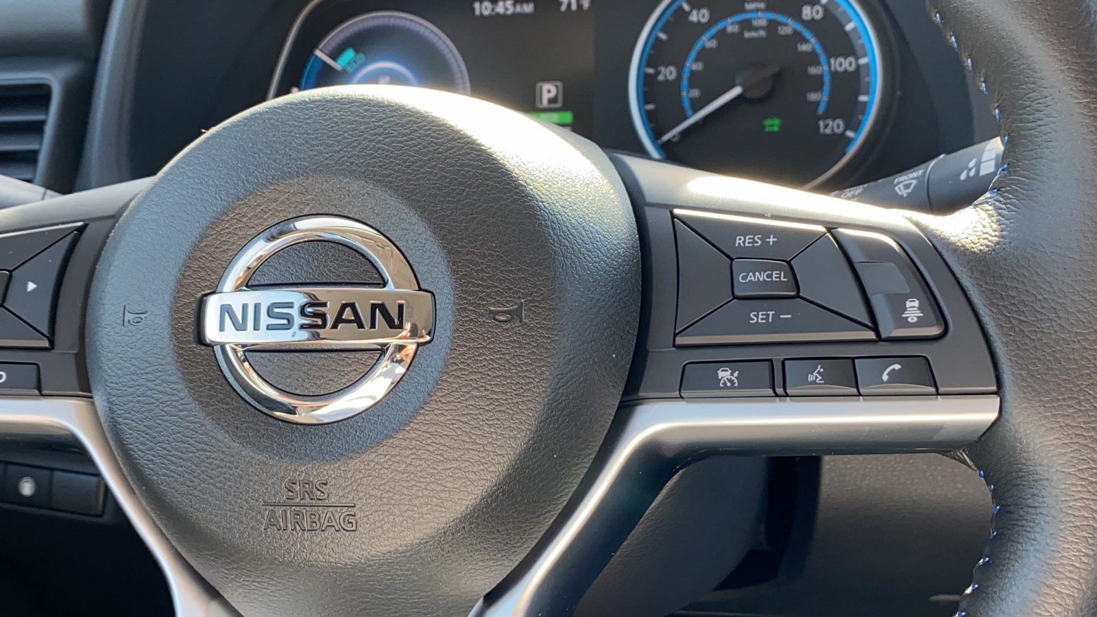 2022 Nissan Leaf SV 18