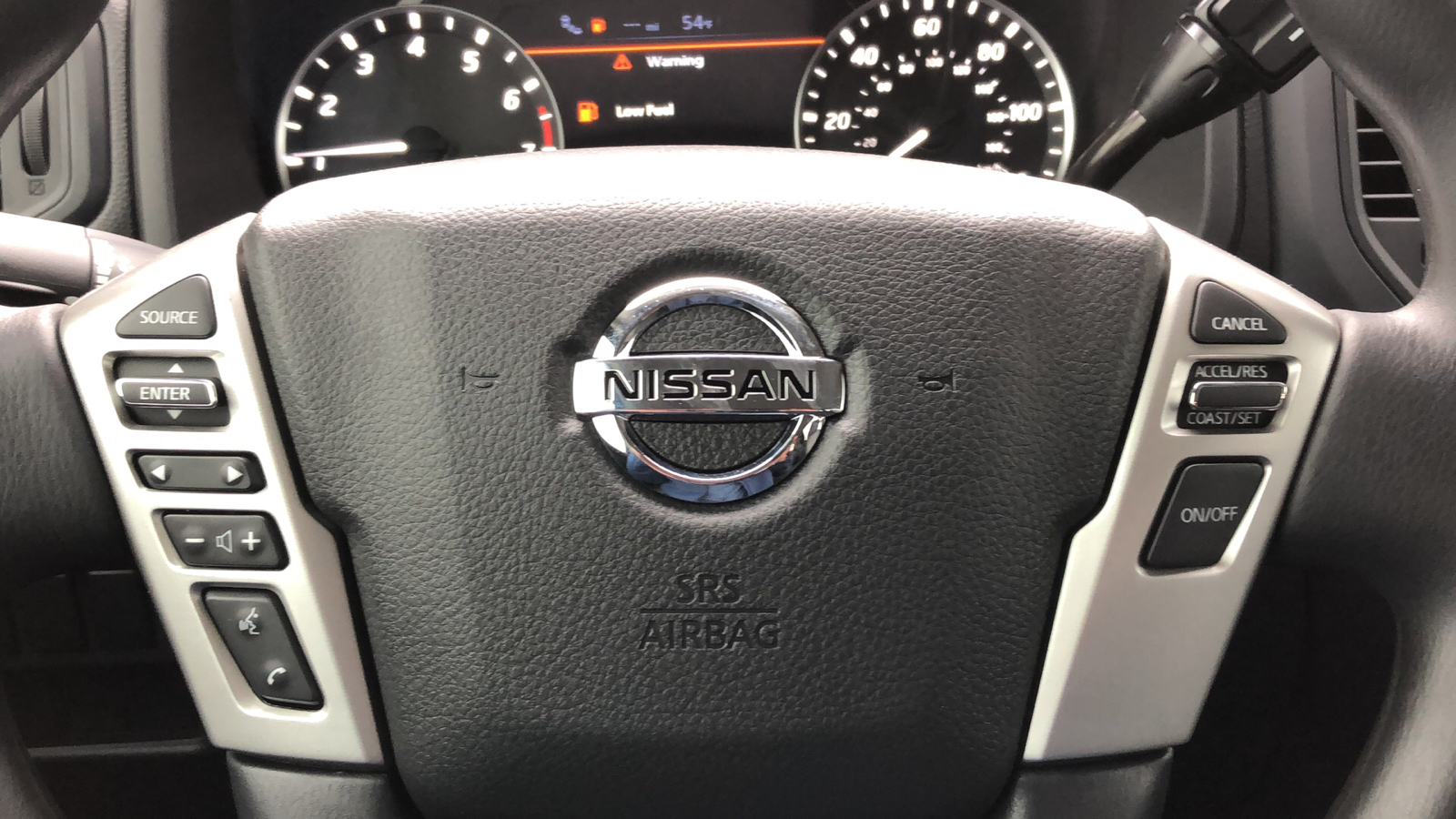 2021 Nissan Titan S 18