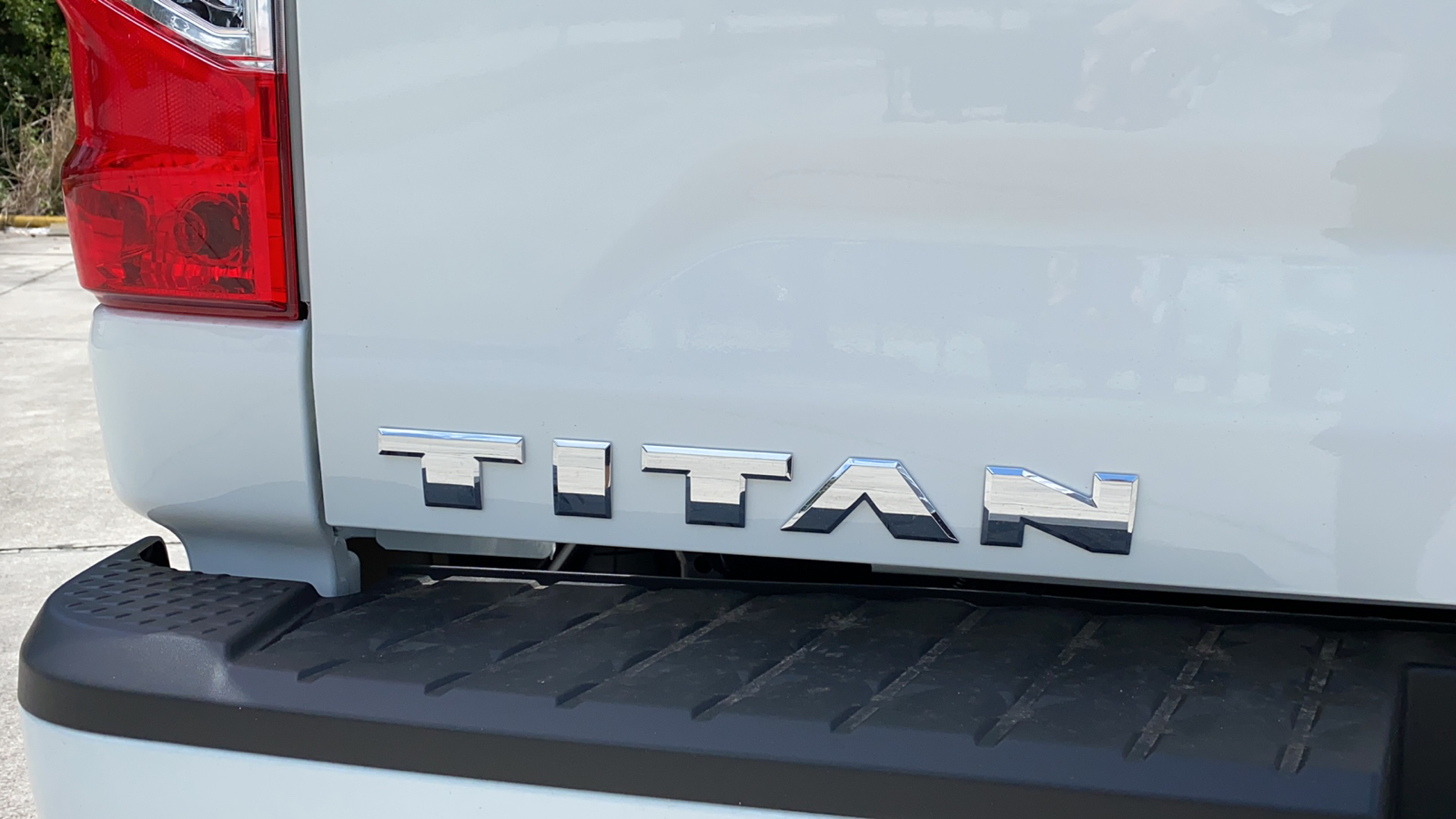 2021 Nissan Titan SV 9