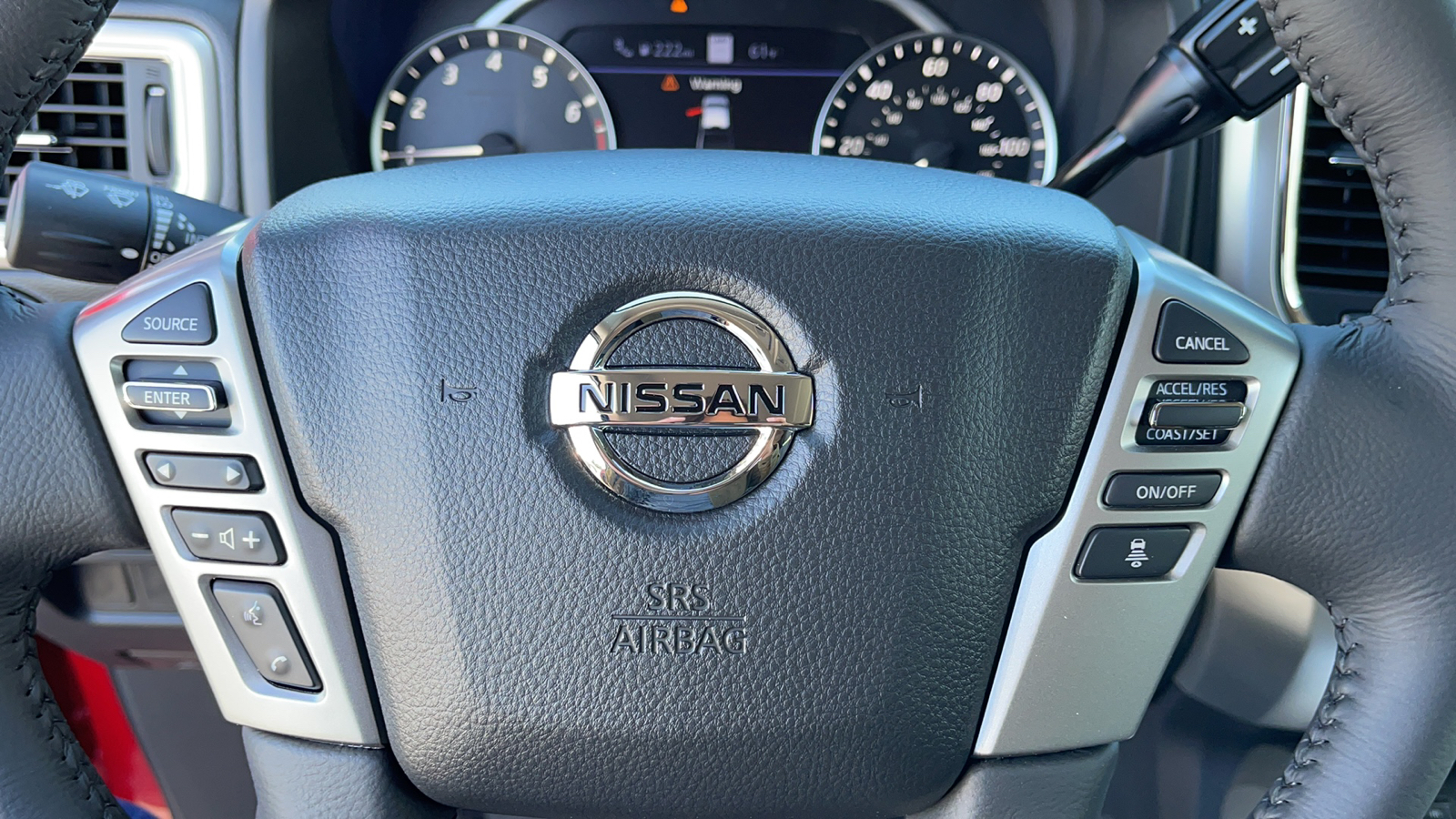 2021 Nissan Titan SV 18