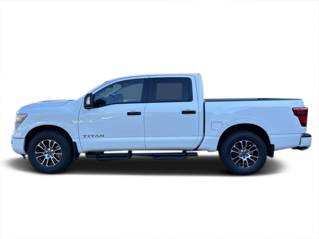 2024 Nissan Titan SV 4