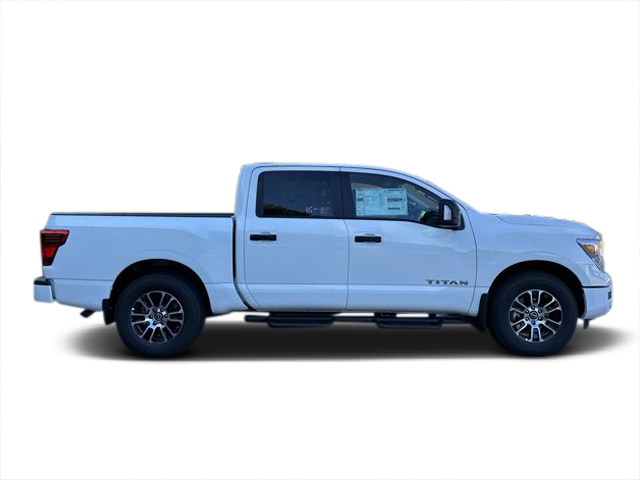 2024 Nissan Titan SV 8