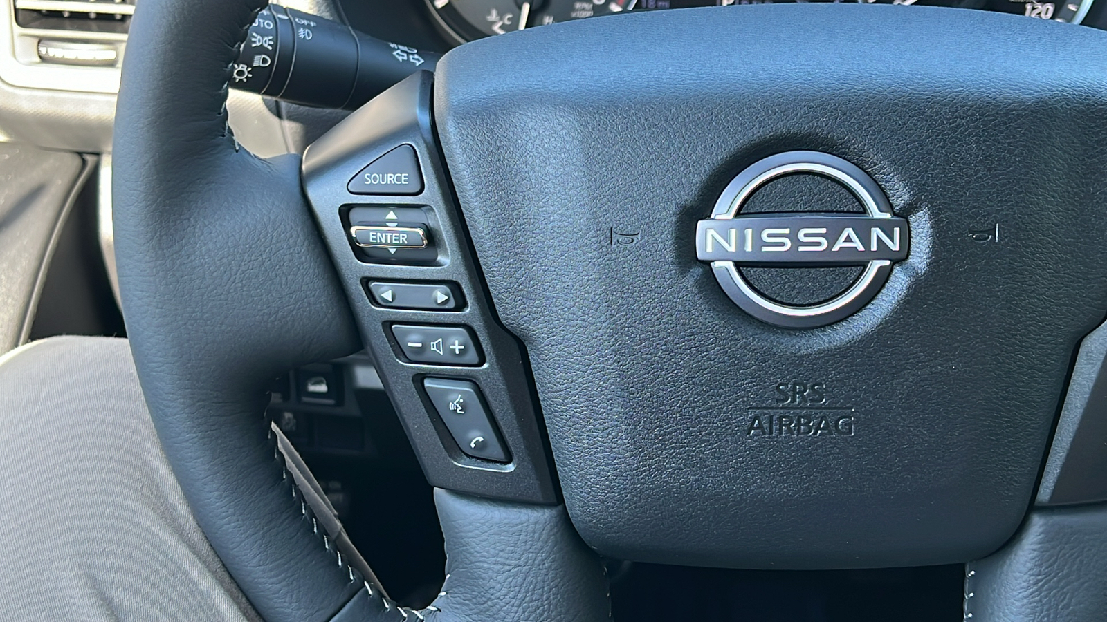 2024 Nissan Frontier SL 19