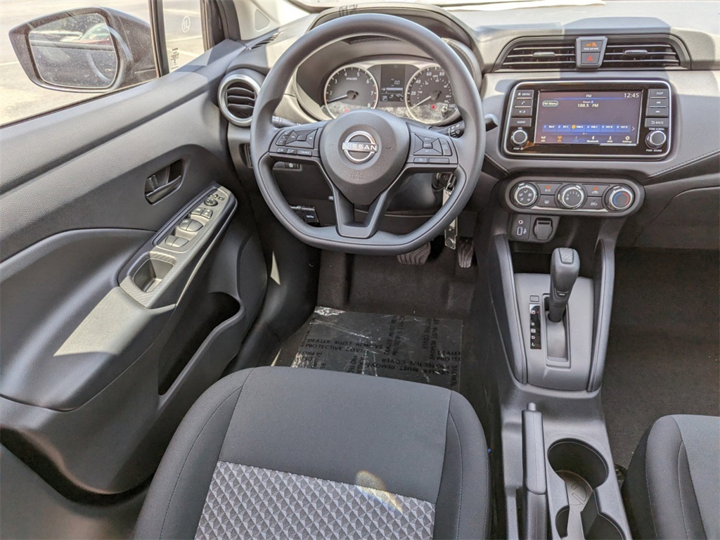 2023 Nissan Versa 1.6 S 13