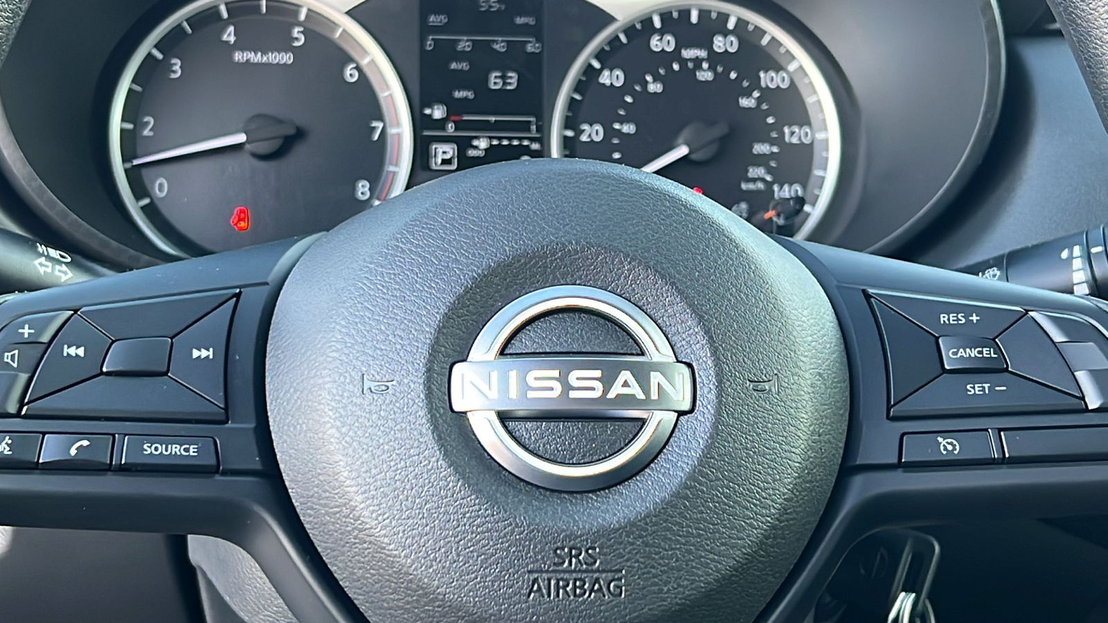 2024 Nissan Versa 1.6 S 21