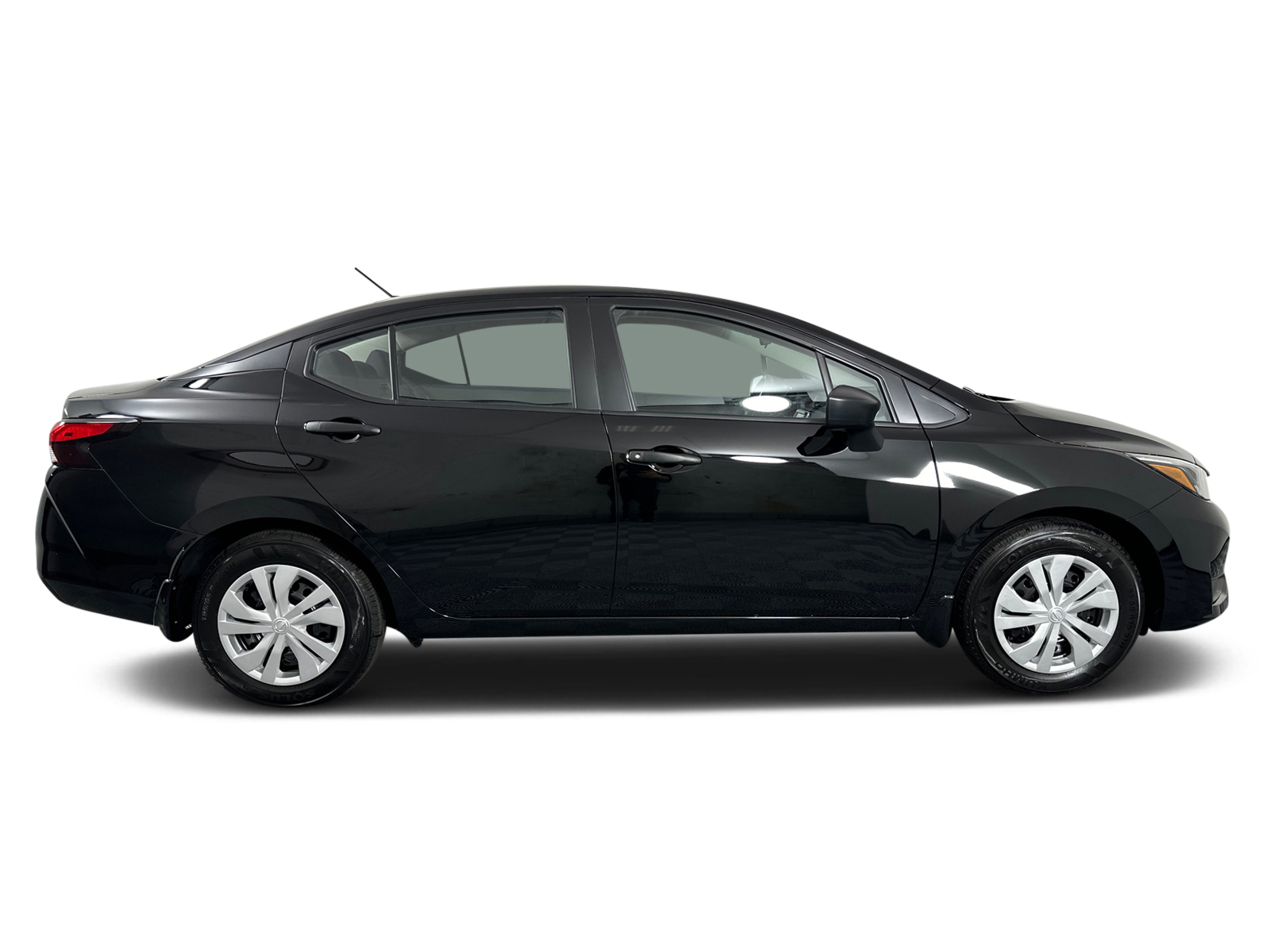 2025 Nissan Versa 1.6 S 8