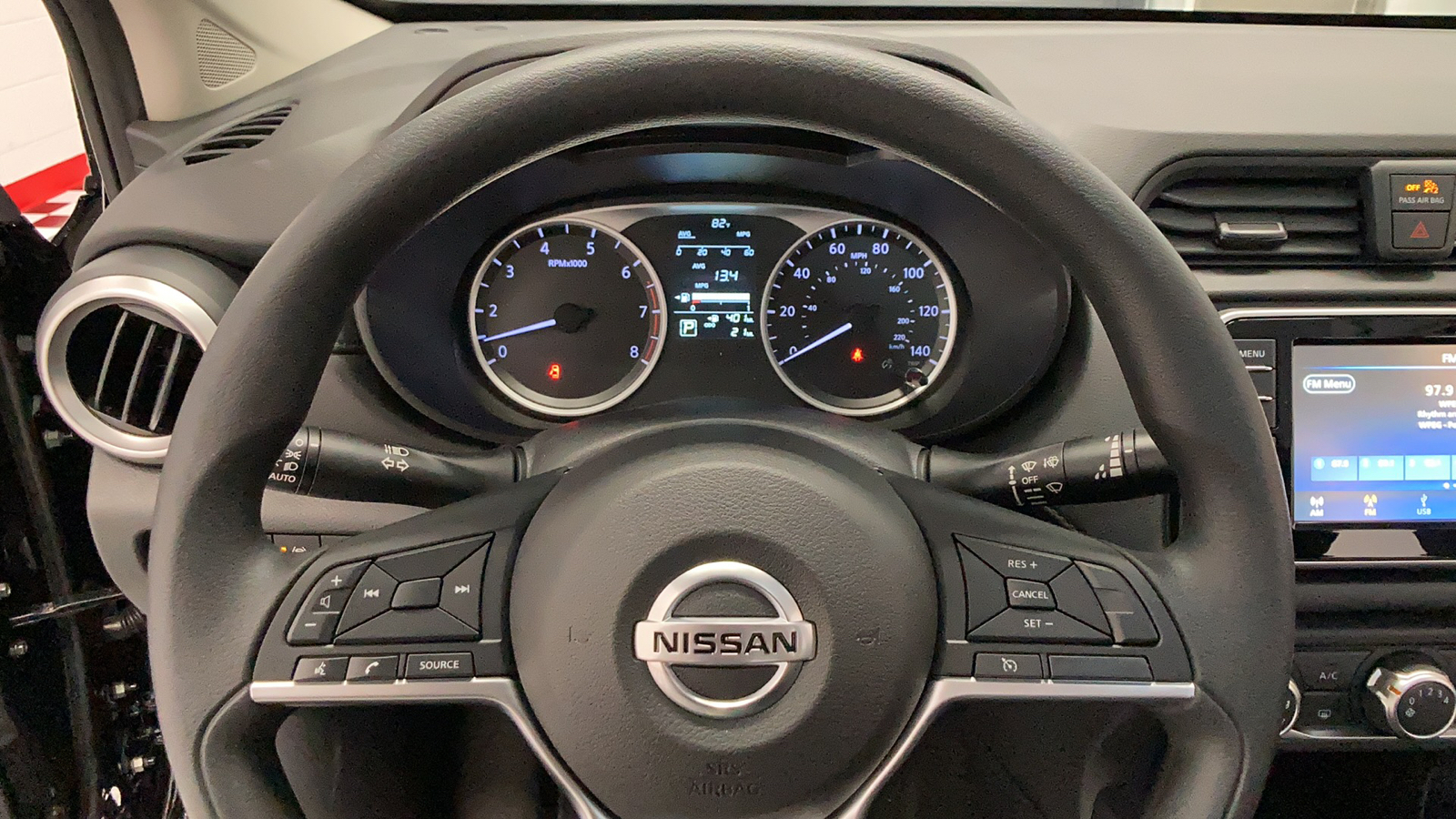 2021 Nissan Versa S 17