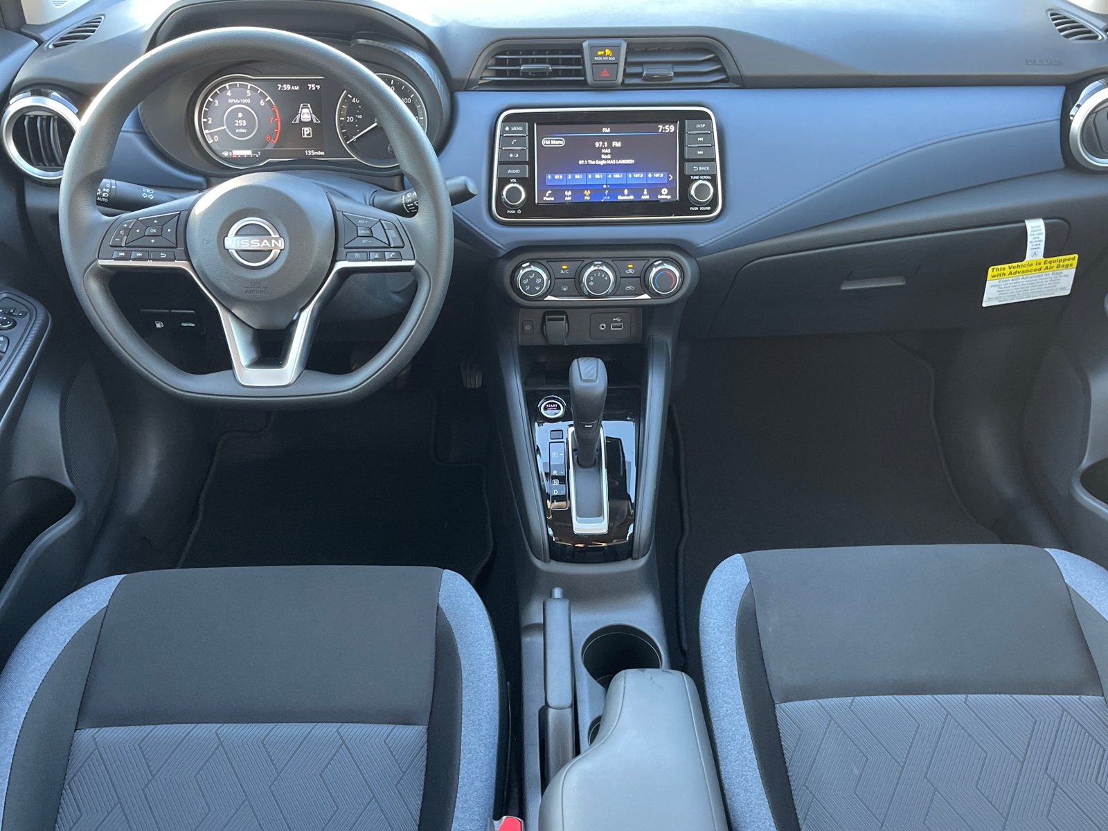 2024 Nissan Versa 1.6 SV 9