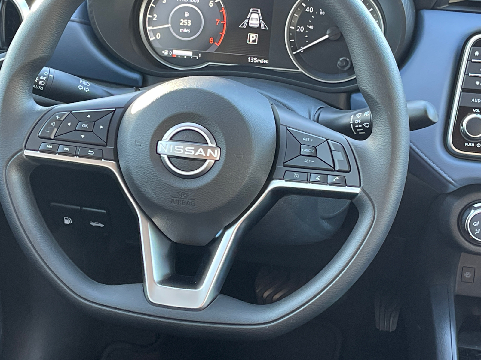 2024 Nissan Versa 1.6 SV 12