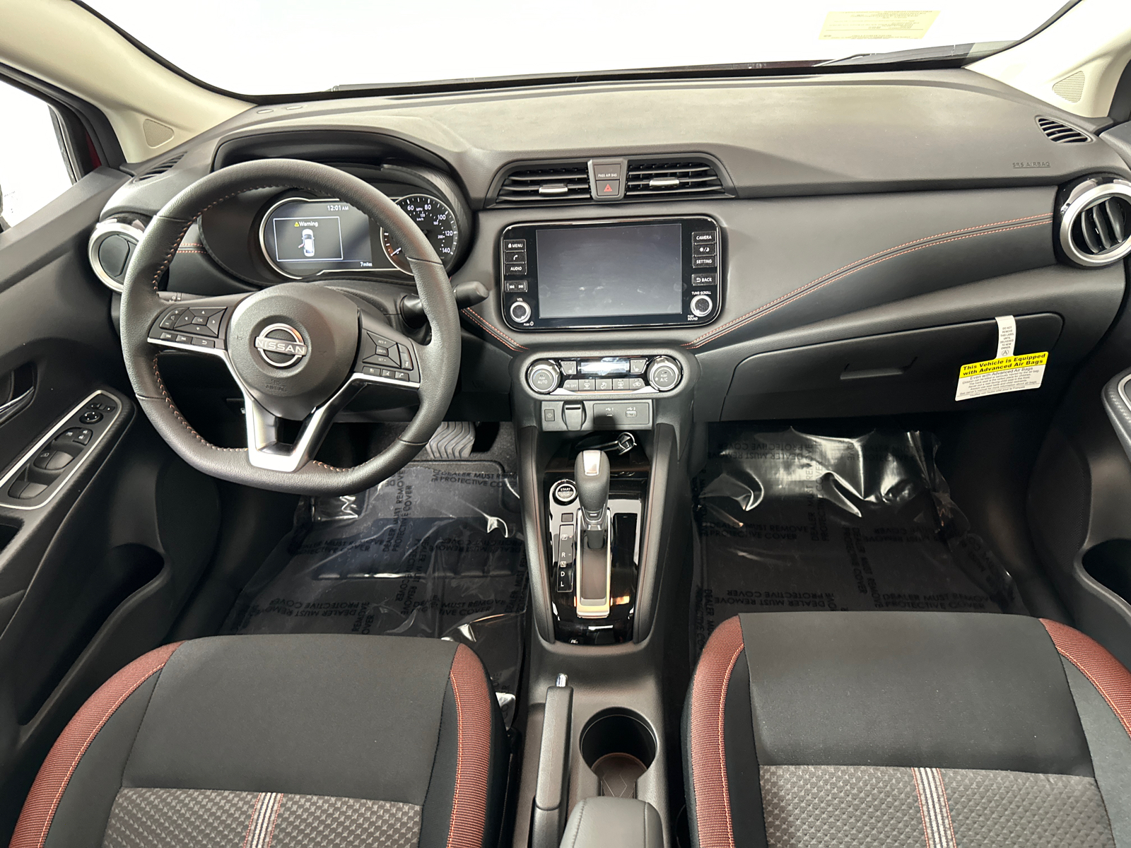 2025 Nissan Versa 1.6 SR 14