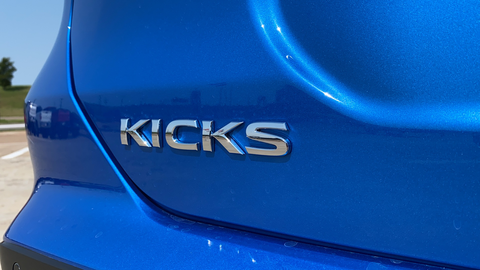 2021 Nissan Kicks S 10