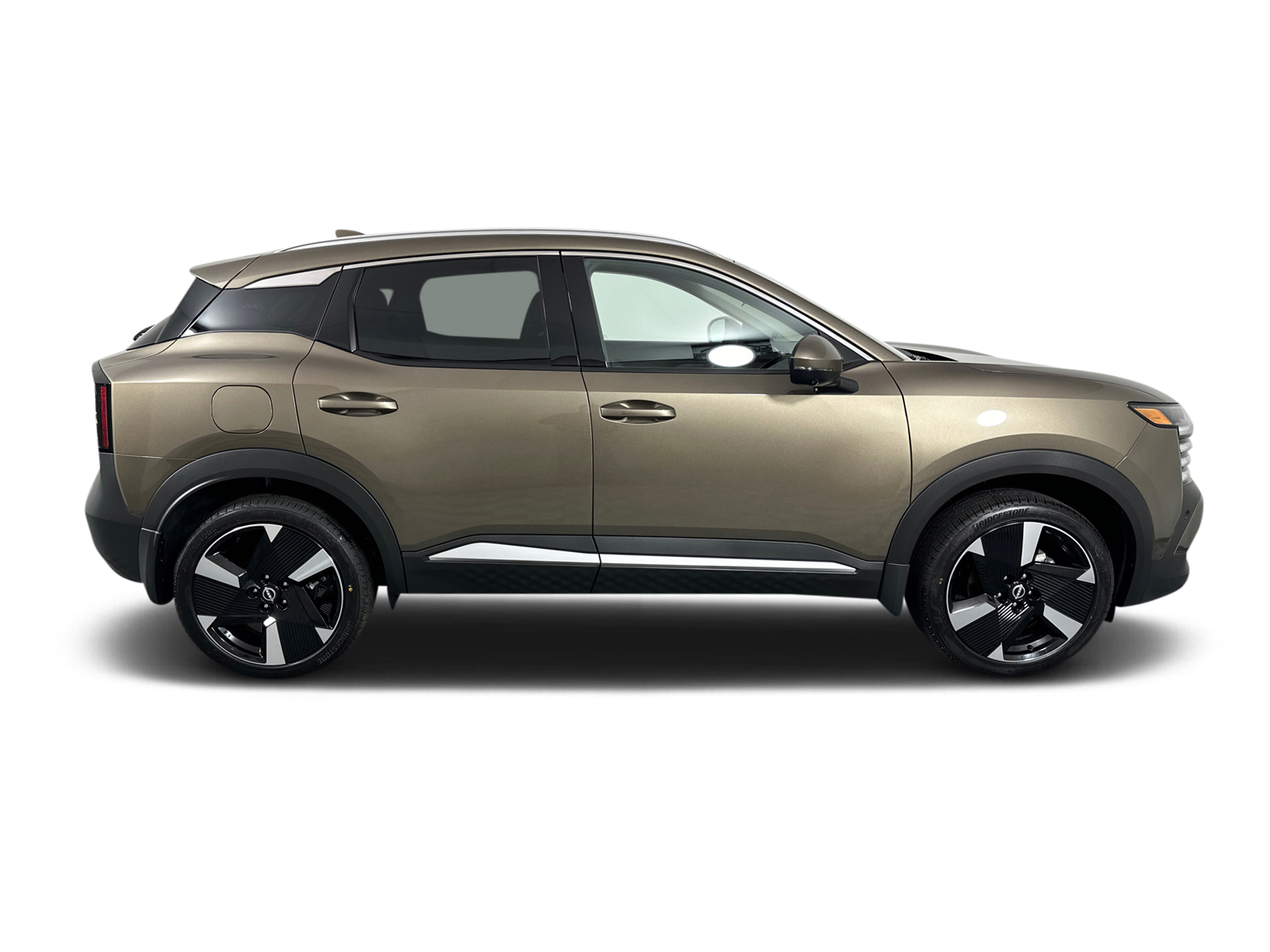 2025 Nissan Kicks SR 8