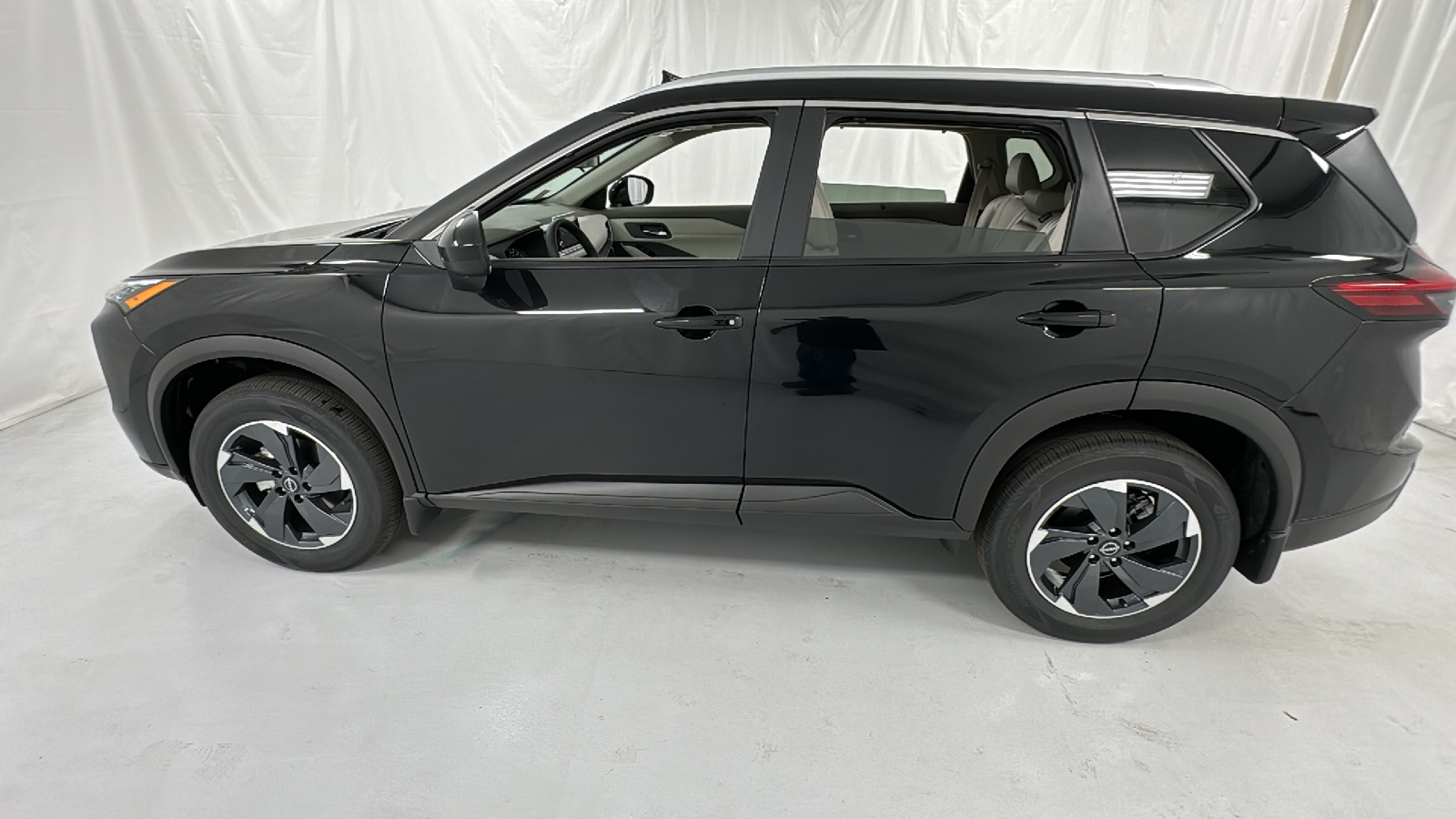 2025 Nissan Rogue SV 9