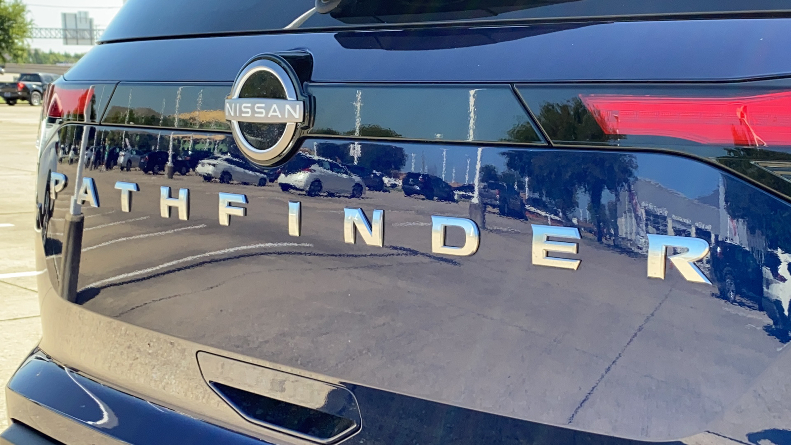 2022 Nissan Pathfinder S 9