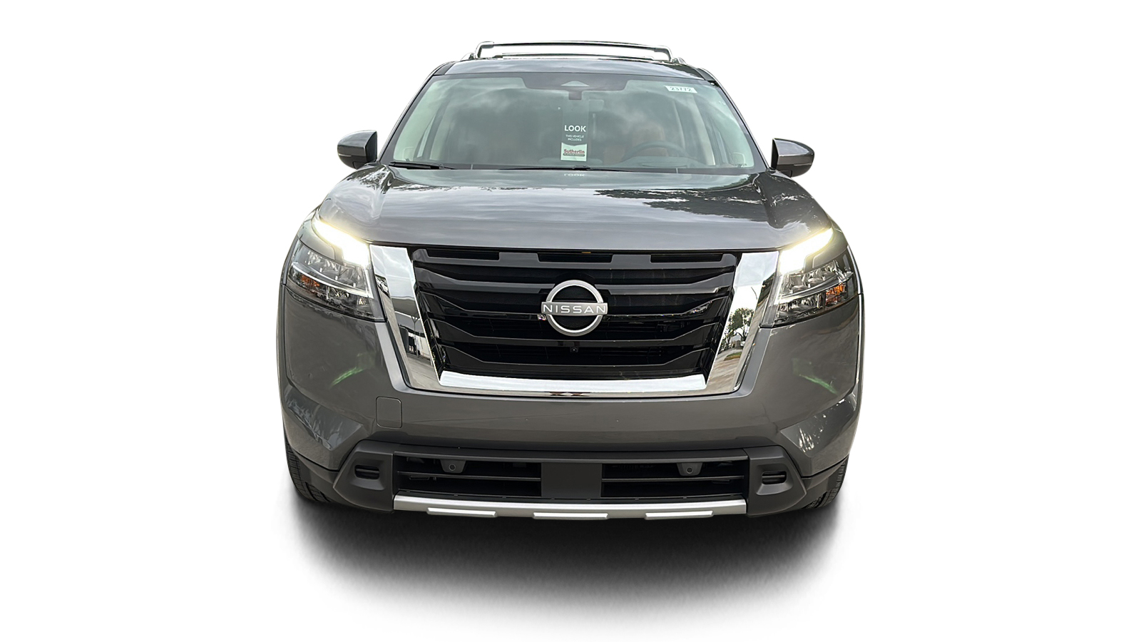 2024 Nissan Pathfinder Platinum 2