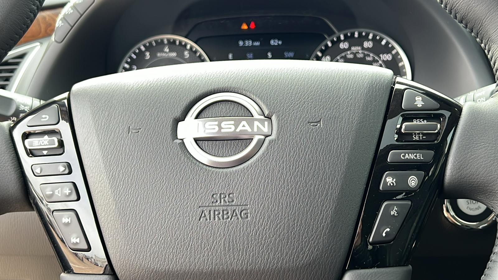 2024 Nissan Armada SL 21