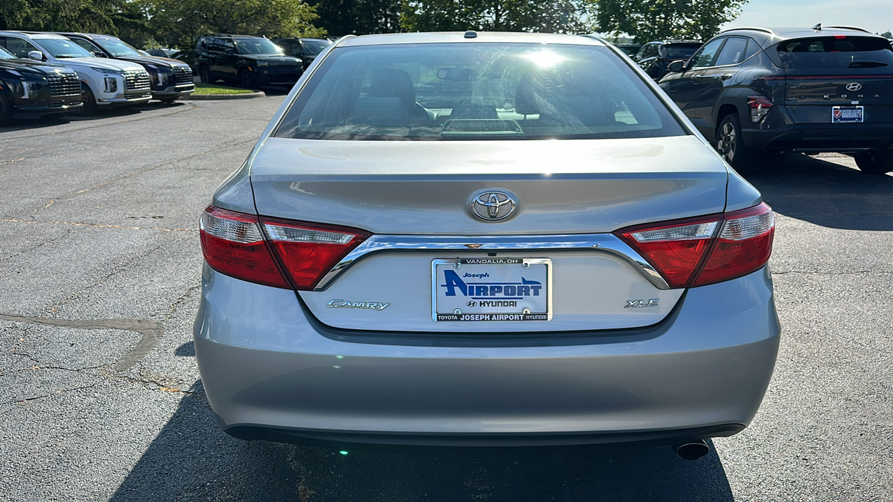2017 Toyota Camry XLE 30
