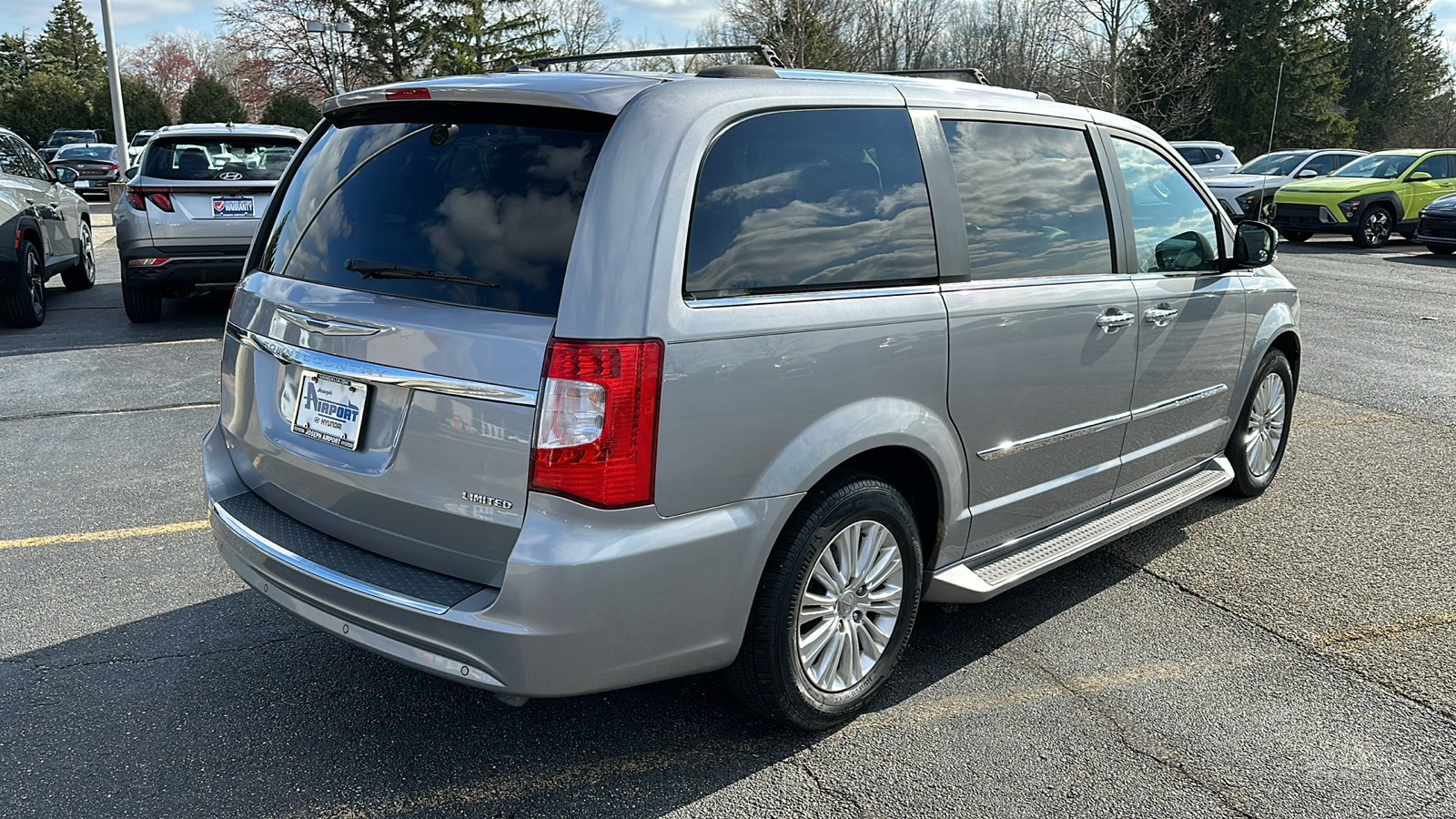 2014 Chrysler Town & Country Limited 33