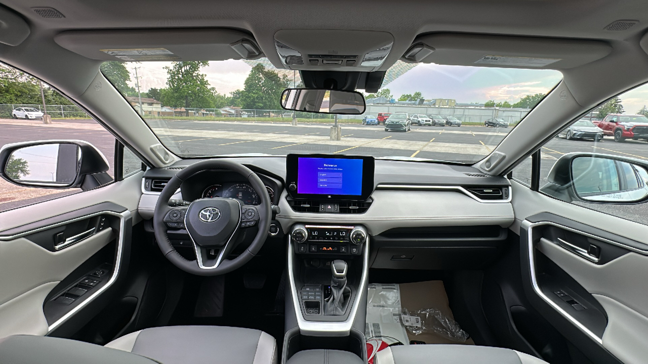 2024 Toyota RAV4 XLE Premium 5