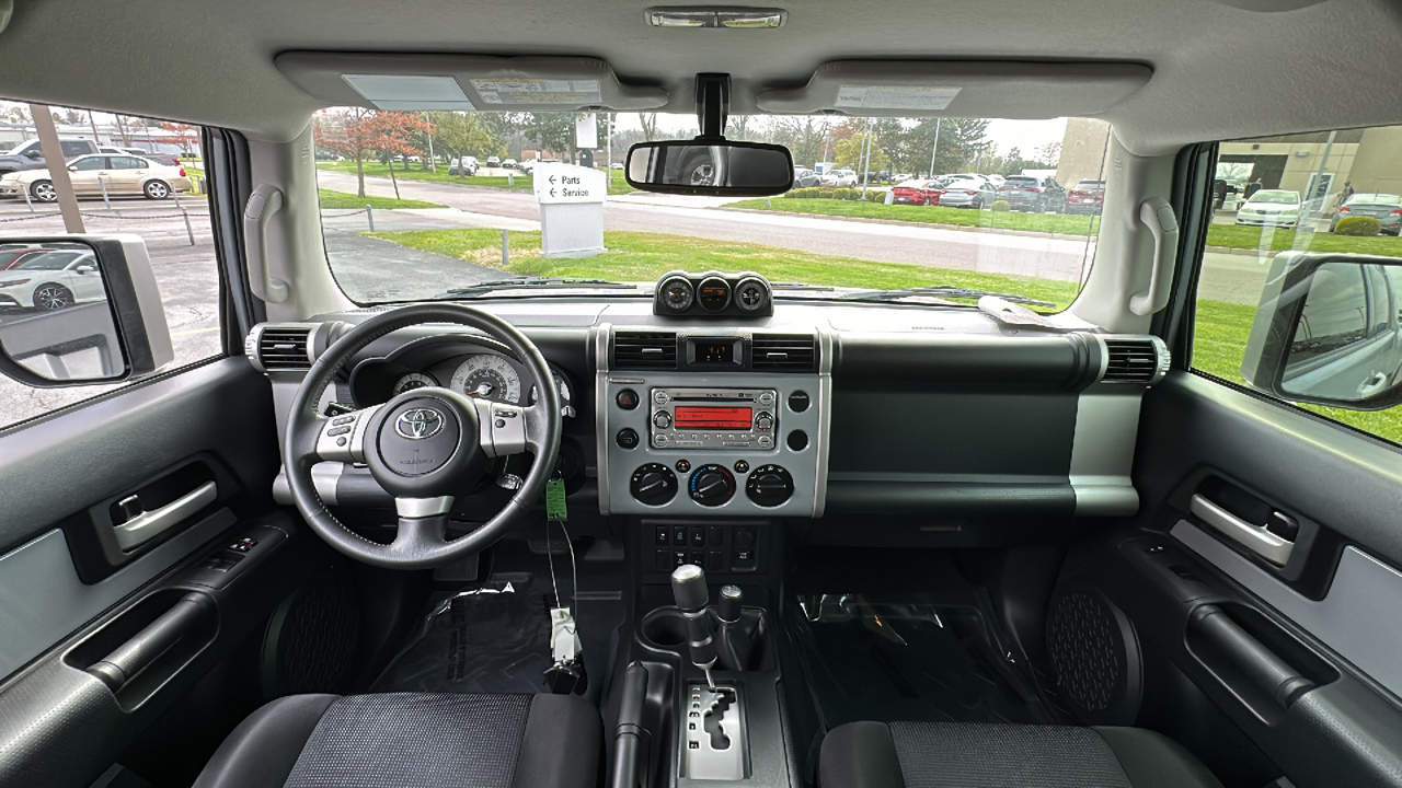 2014 Toyota FJ Cruiser Base 5