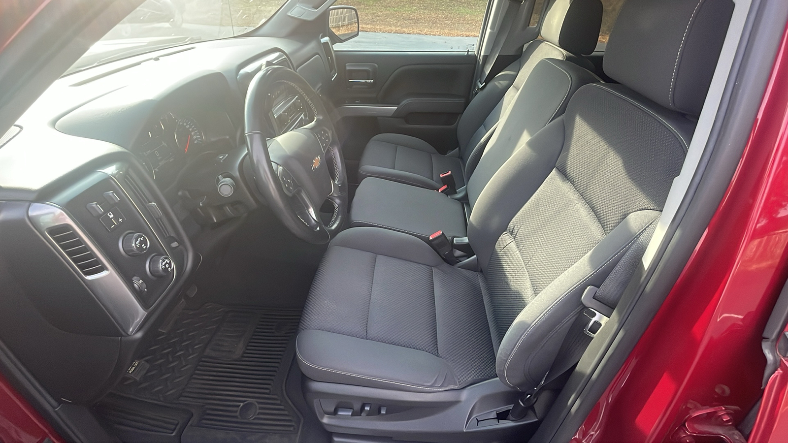 2018 Chevrolet Silverado 1500 LT 4WD Crew Cab 143.5 18