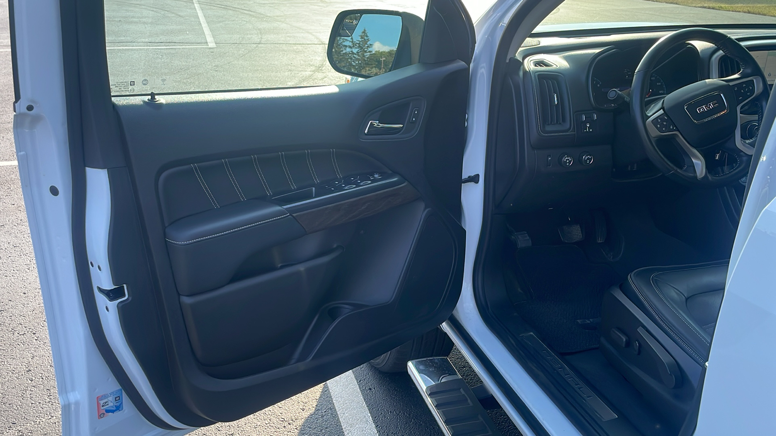 2021 GMC Canyon 4WD Denali Crew Cab 128 5